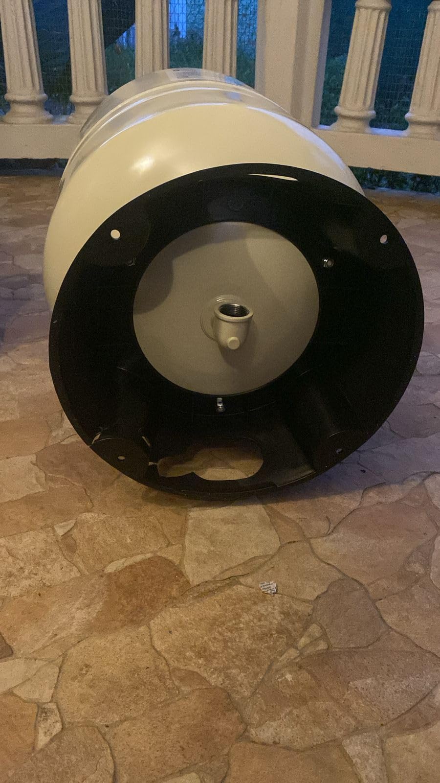 Red Lion RL20A - 20-Gallon Vertical Pre-Charged Pressure Tank with Thermoplastic Base for Well Pumps customer photo 1