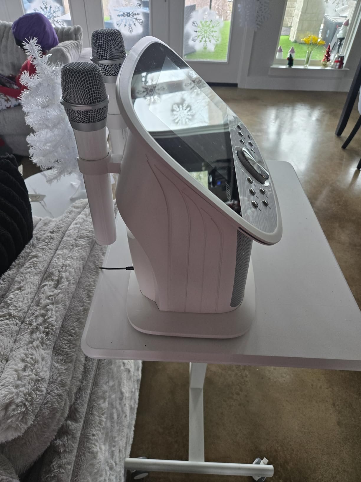 Singing Machine Karaoke Machine Screen, WiFi, Music Apps, 2 Microphones | Portable Karaoke Machine/Speaker for Adults & Kids, Perfect for Home Parties, Compatible with YouTube & Spotify customer photo 1