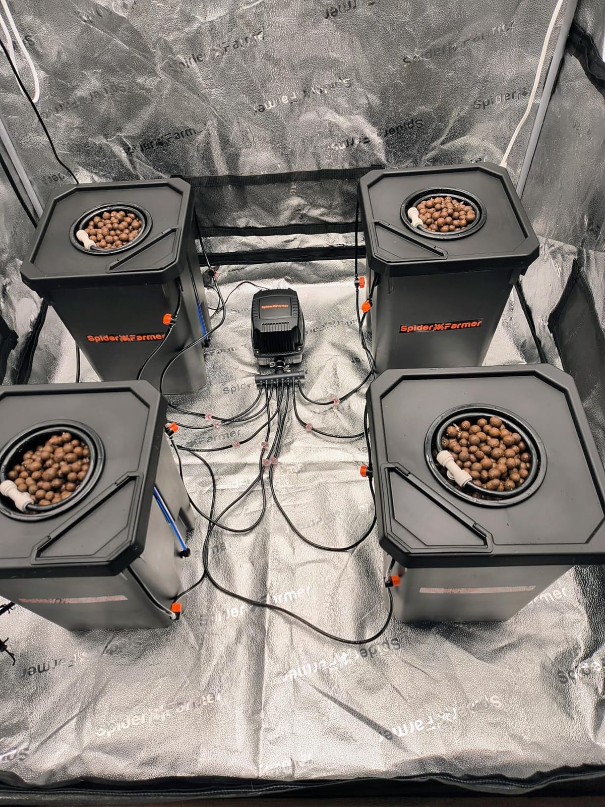 Spider Farmer DWC Hydroponics Growing System Kit 4 Buckets for Indoor Plant | 7-Gallon Deep Water Culture, New Triangular Cover Design, Recirculating Drip Gardening System with Top Drip Kit, 11W Air Pump customer photo 2