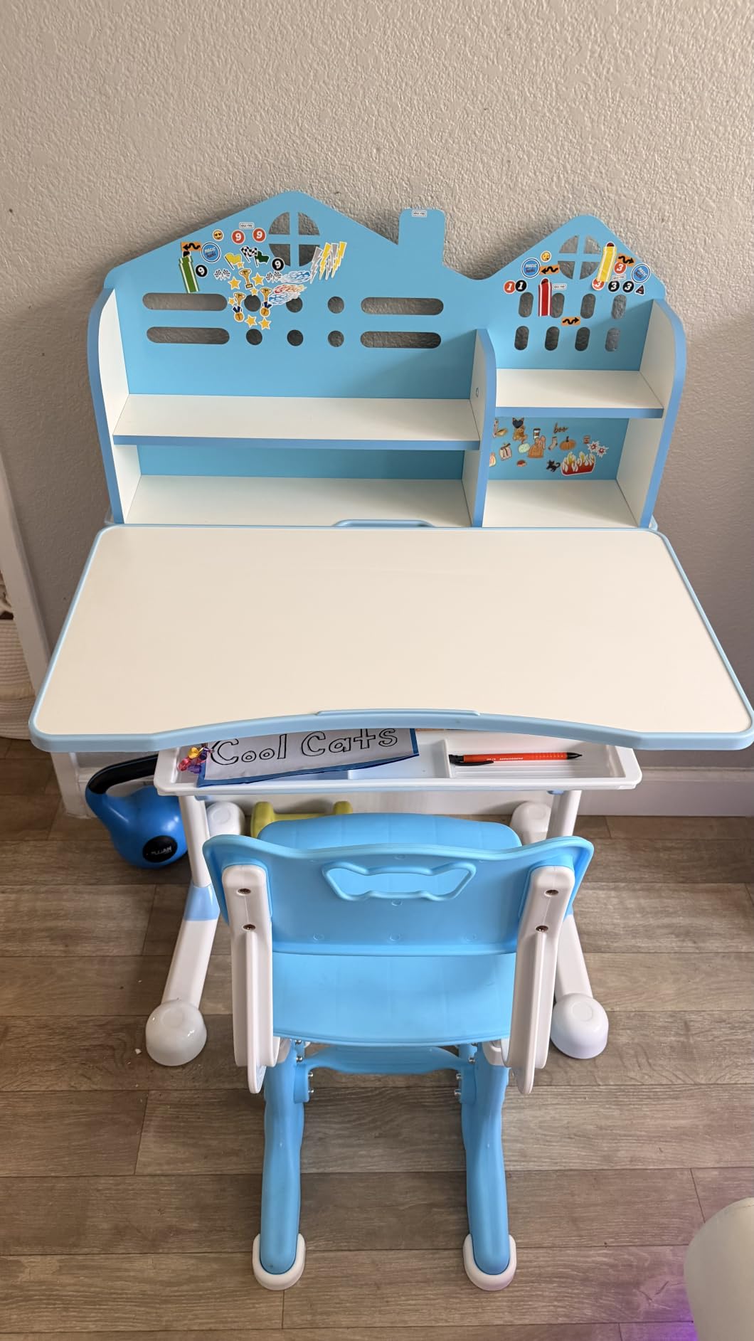 Kids Desk and Chair Set, Height Adjustable Child's School Study Writing Tables, Kids Desk with Bookstand and Storage Drawer, Widened Desktop with Desktop for Boys and Girls customer photo 1