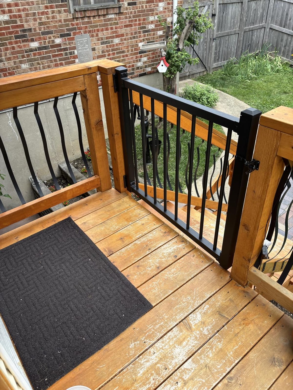 36x45 inch Aluminum Gate Self-Closing Hinges Round 3/4 inch pickets | Adjustable Width Black Coated Deck gate Kits Incl. Hinges Latch for Deck Railing Patios Gardens Indoor Outdoor customer photo 1