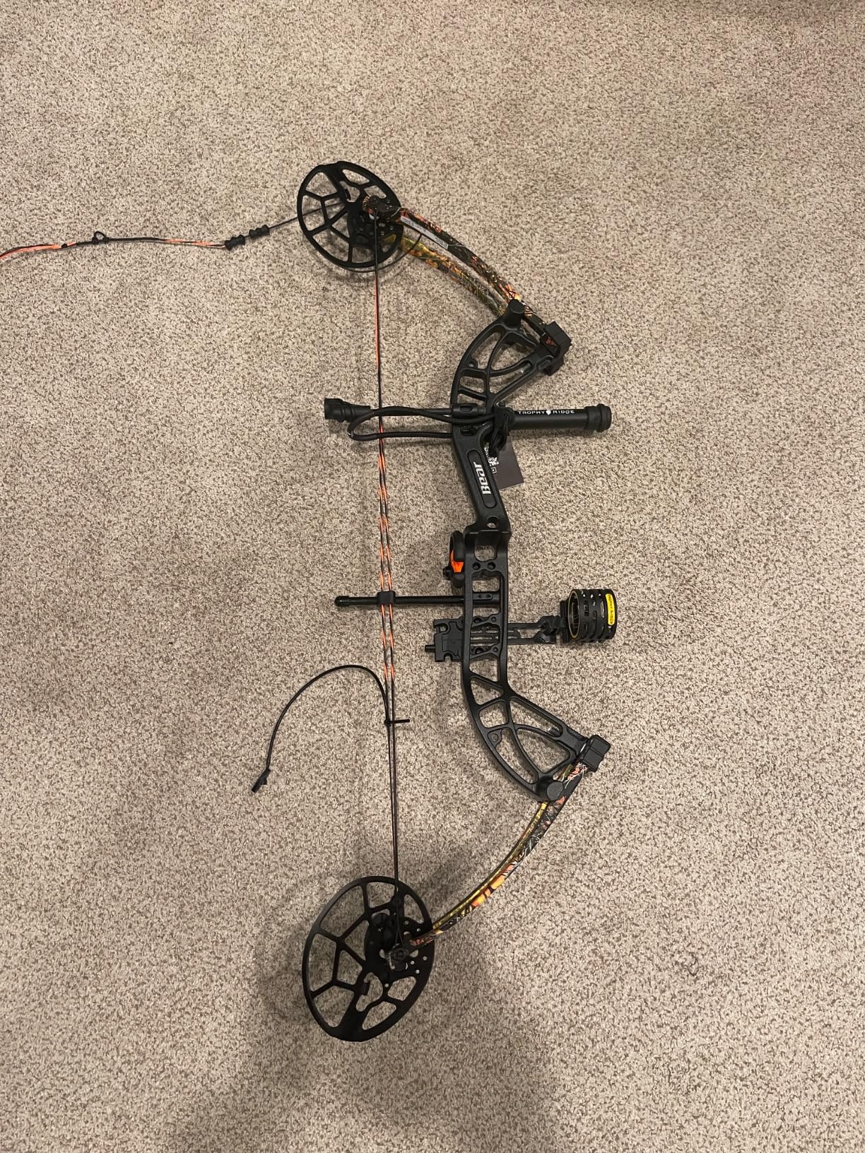 Bear Cruzer G4 Ready to Hunt Compound Archery Bow, 70lb. Draw Weight customer photo 1