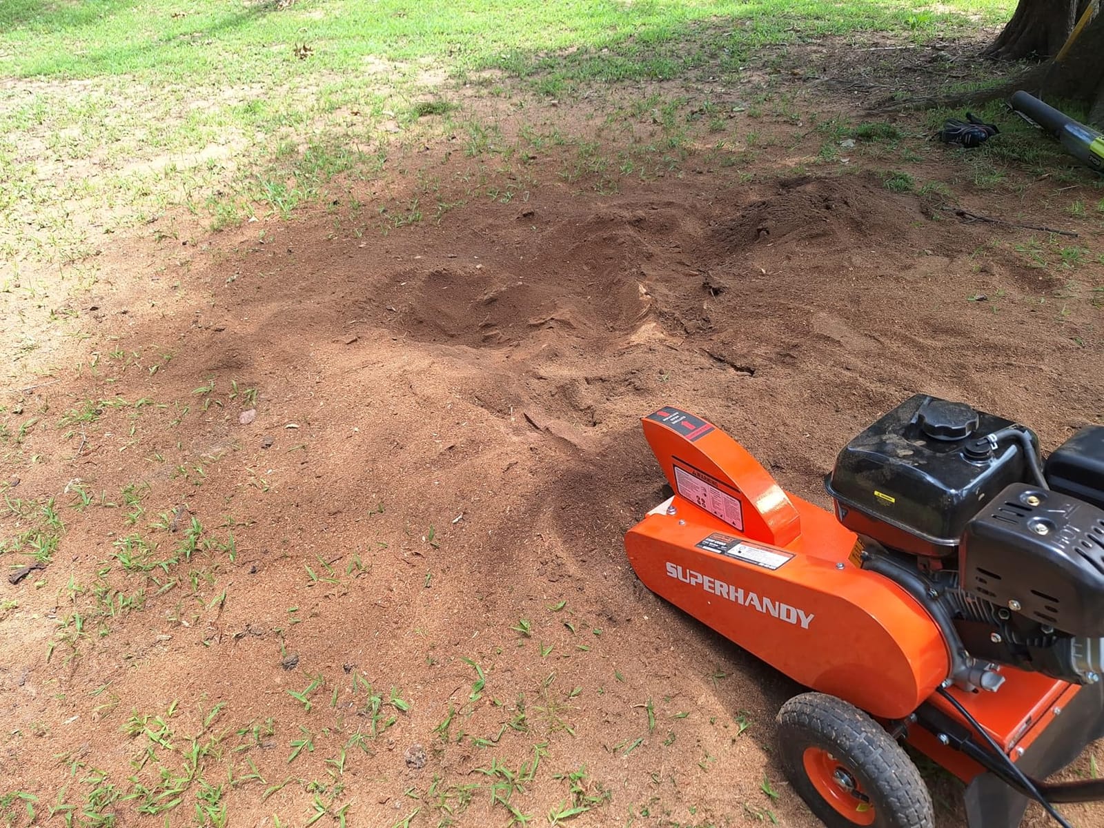 SuperHandy Gas-Powered Stump Grinder with 9HP Engine, Direct Belt Drive, 12-Inch Cutting Depth, 6 Durable Carbide Teeth - Compact and Lightweight customer photo 1