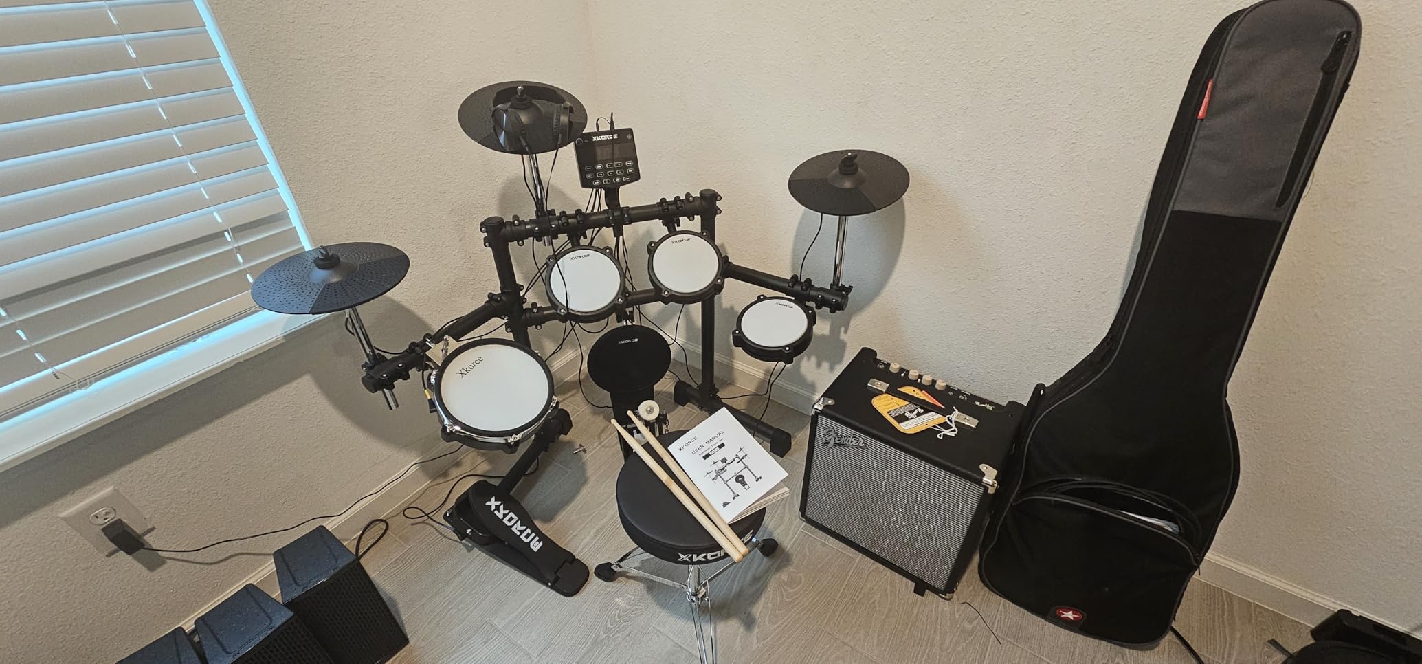 Electronic Drum Set Electric Drum Kit with 4 Quiet Mesh Pads and 6