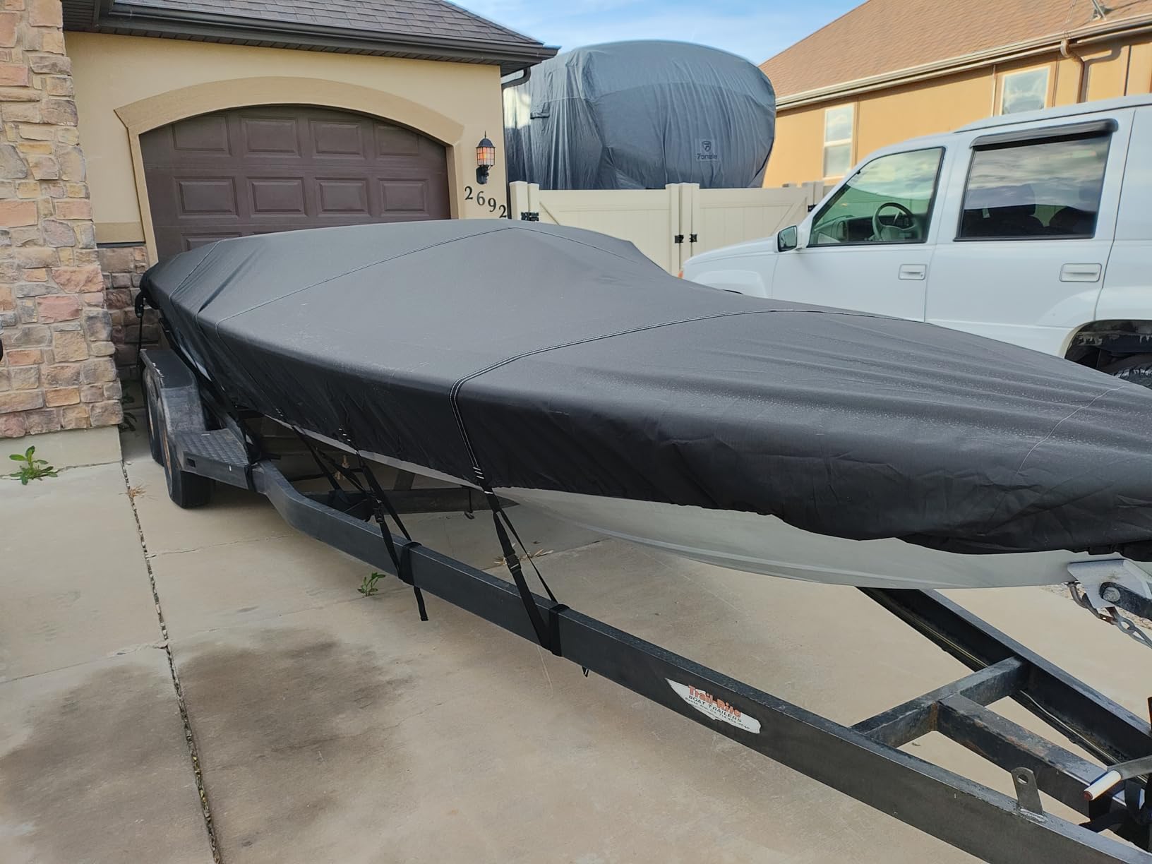 1600D+1200D V-Hull Boat Cover with 2