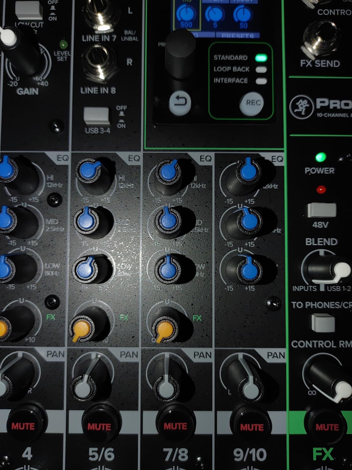 Mackie ProFX10 GO Battery-Powered 10-Channel Analog Audio Mixer with Bluetooth, USB-C, GigFX+ Effects, Onyx Preamps customer photo 1
