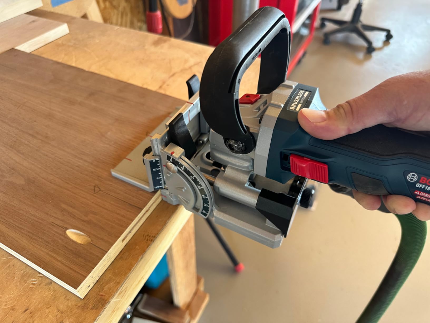 BOSCH GFF18V-086N 18V Brushless Biscuit Joiner - Cordless Woodworking Tool for Accurate Joints, Adjustable Cutting Depth, Dust Extraction Port, Ergonomic Design for Cabinetry & Furniture Making customer photo 2