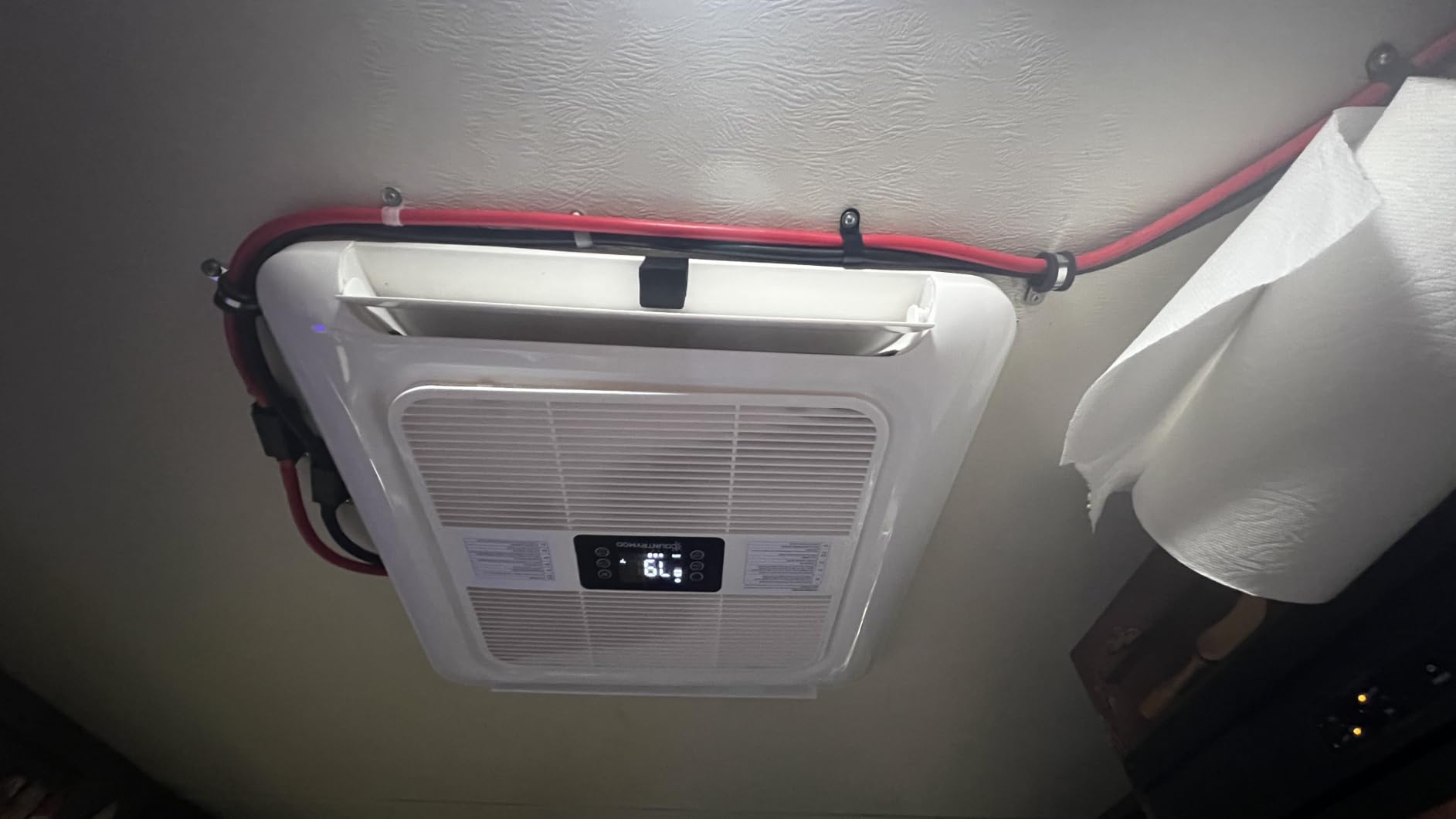 12V DC RV Air Conditioner 10000 BTU RV AC Unit Low Power Consumption Rooftop RV Air Conditioners with APP Remote for RVs, Camper, Van, Battery Powered (Black) customer photo 1