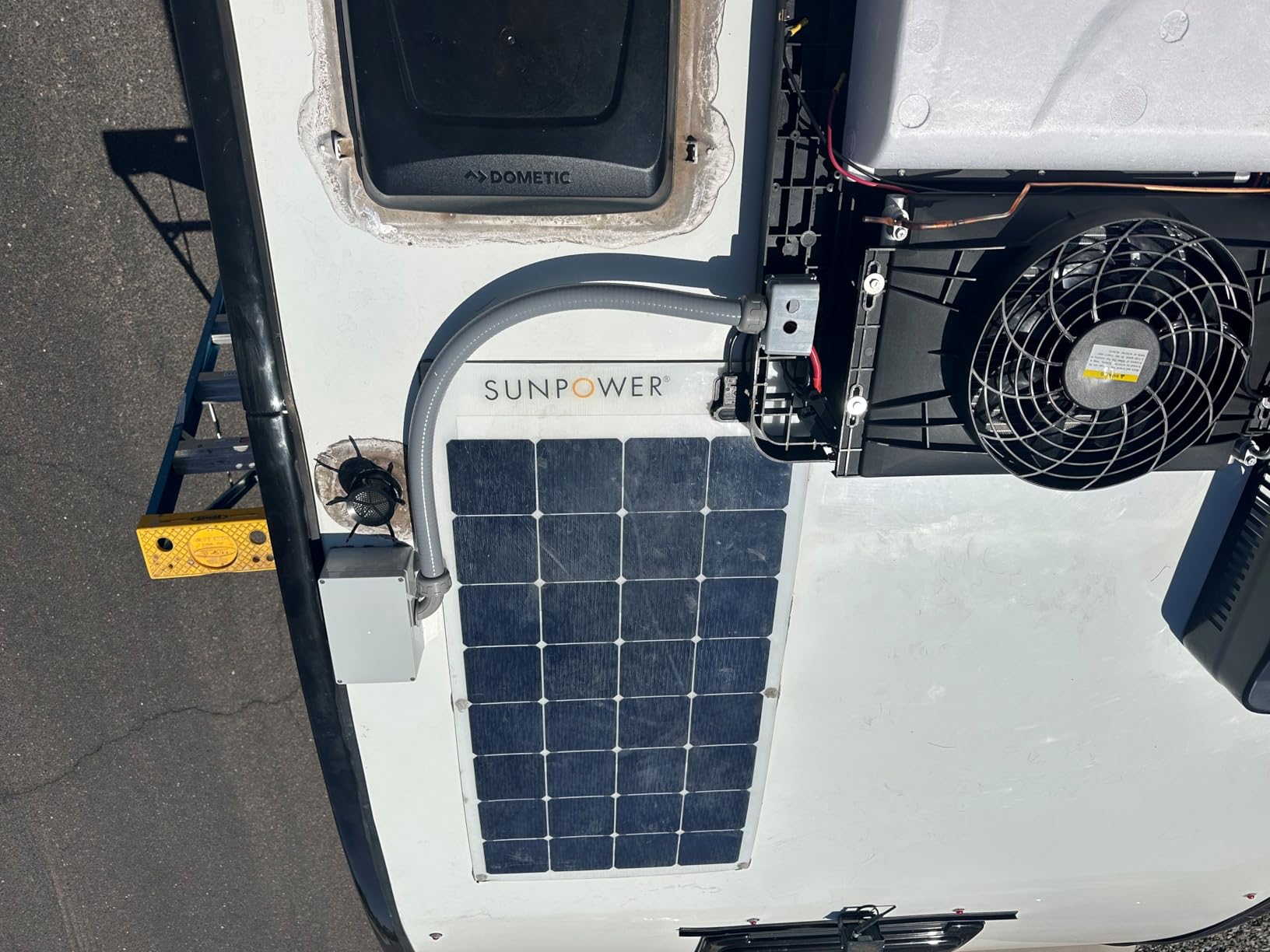 12V DC RV Air Conditioner 10000 BTU RV AC Unit Low Power Consumption Rooftop RV Air Conditioners with APP Remote for RVs, Camper, Van, Battery Powered (Black) customer photo 2