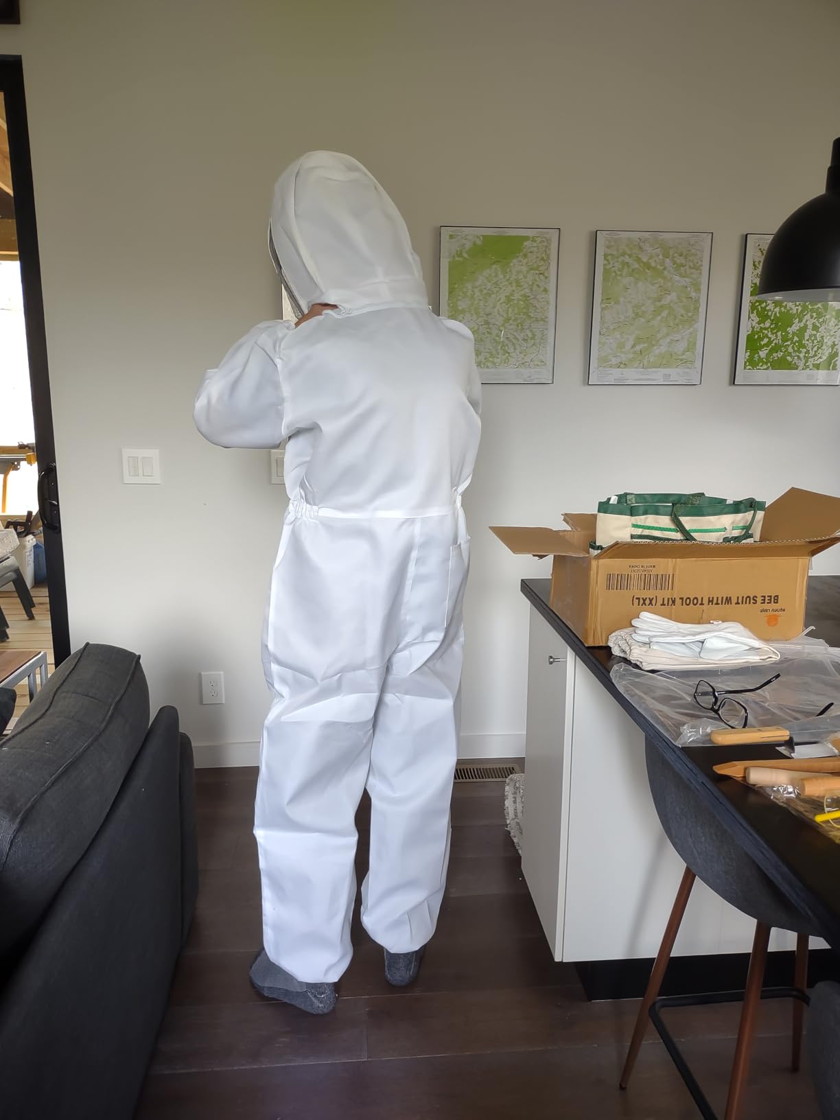 Honey Lake 31Pcs Beekeeping Supplies Starter Kit with Bee Suit - Includes Bee Smoker, Beehive Frame Holder, Frame Grip, Hive Tool, Bee Marking Pen & More Tools for Beginner Beekeepers (XL) customer photo 2
