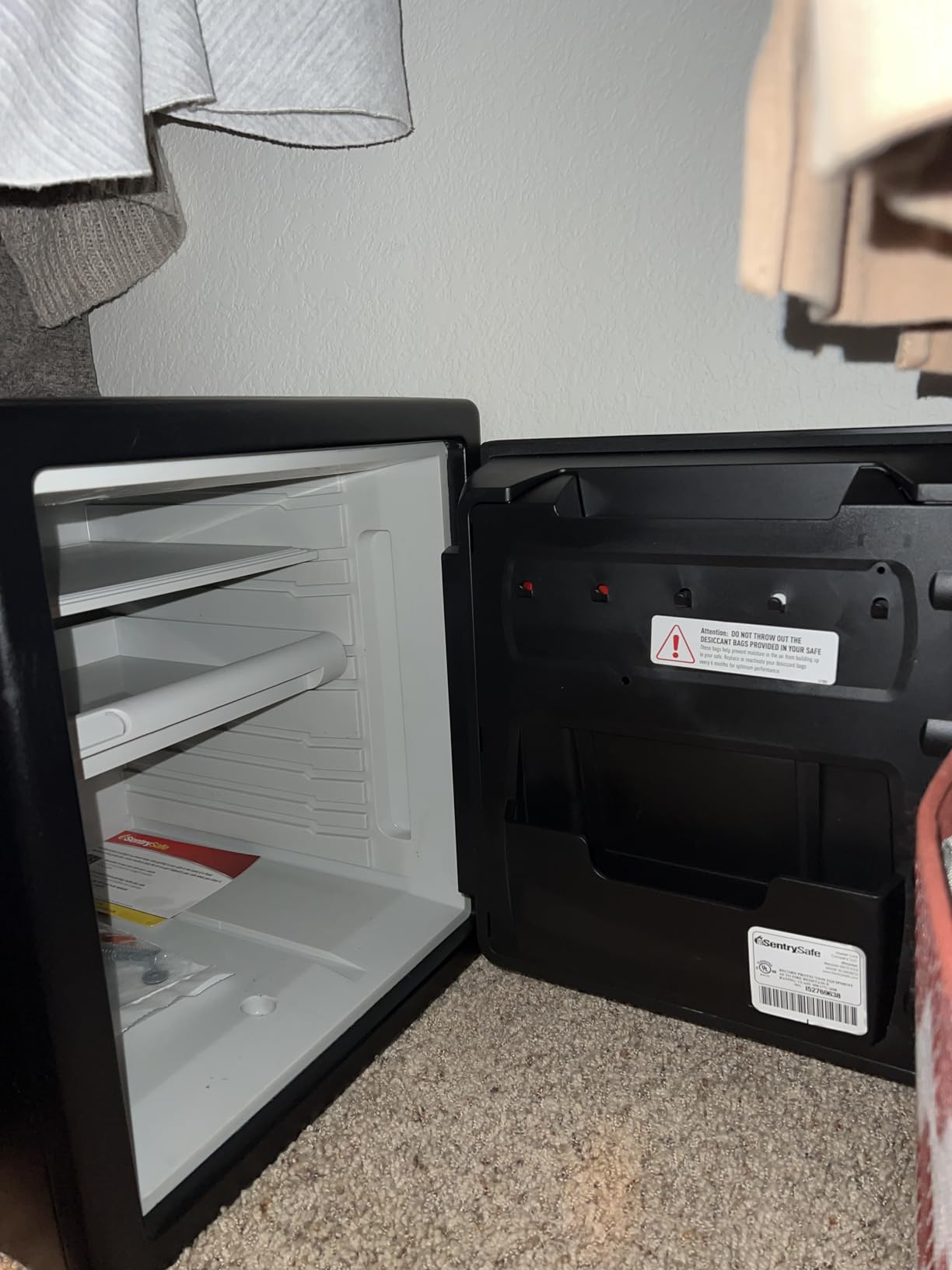 Master Lock Black Premium Fireproof and Waterproof Safe with Digital Keypad, 0.82 cu-ft, STW082GTC customer photo 2