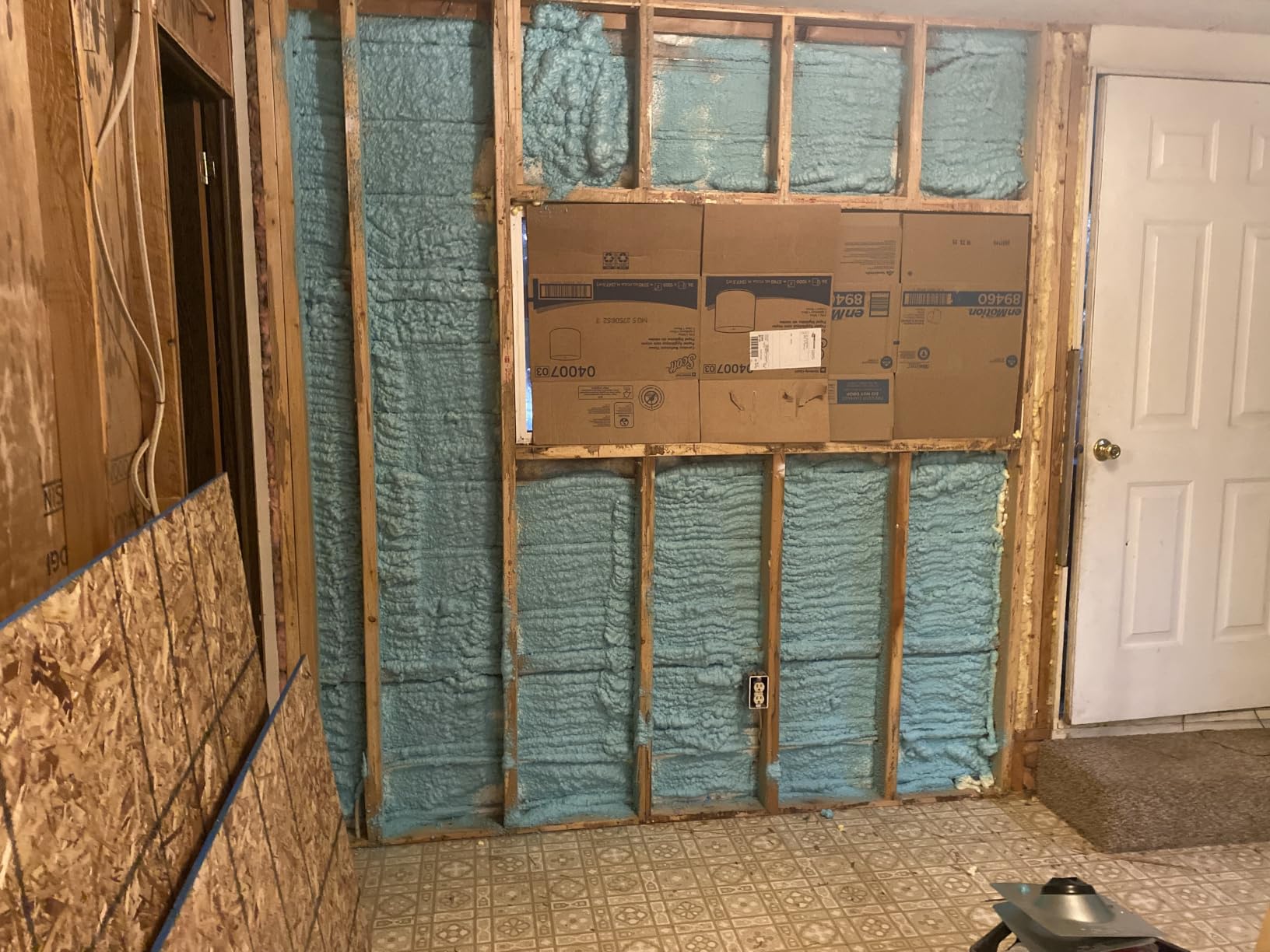 BEEST FullStop Spray Foam Insulation Kit - 480 Board ft/sq.ft. Fire Rated Spray Insulation Foam for Walls & Attics with Thermal & Soundproofing - Includes 24x Cans, 2 Cleaner, Pro X Gun, Safety Gear customer photo 2
