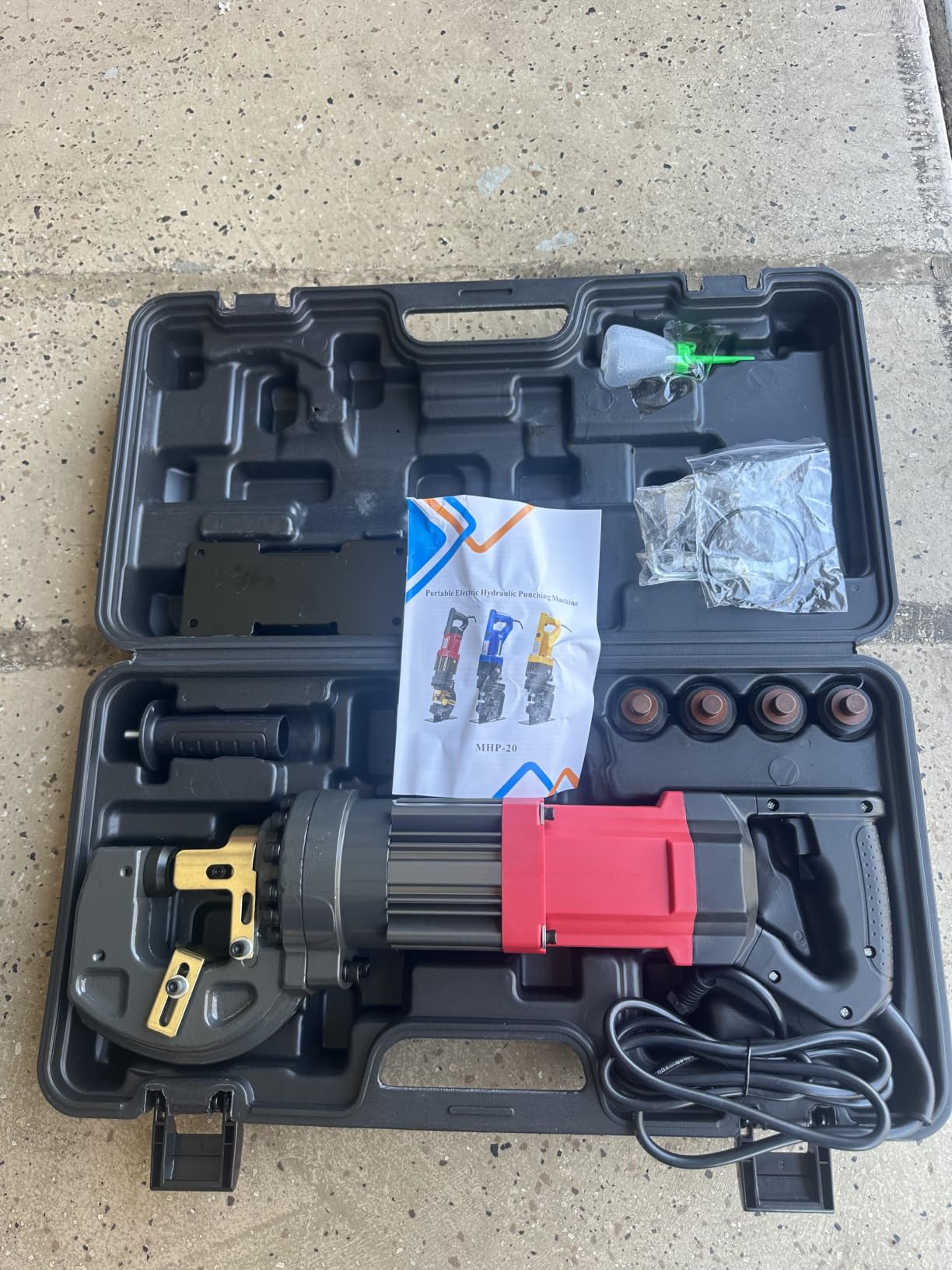 1400W Electric Hydraulic Hole Puncher, 22T Heavy Duty Hydraulic Hole Punch for Metal, Portable Punching Machine with 5 Dies (MHP-20) customer photo 2