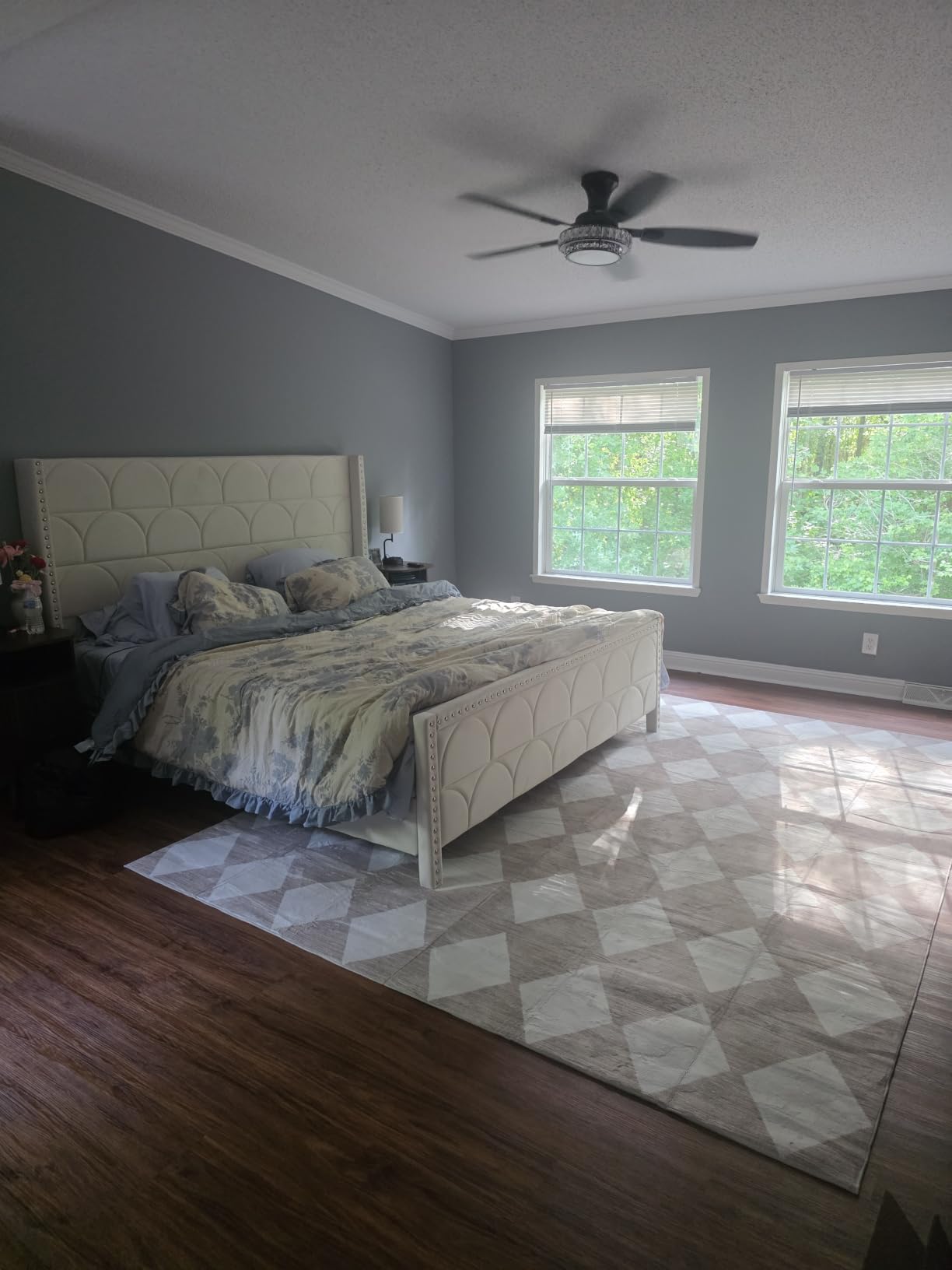 OHOHOLIVE Queen Size Bed Frame with 56