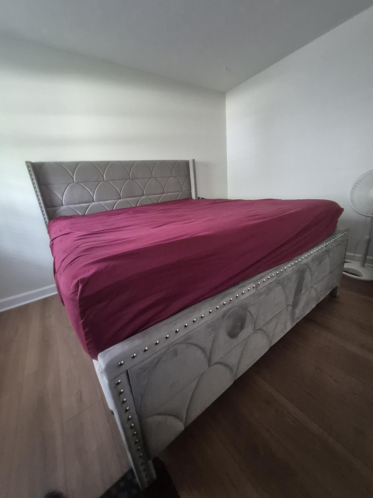 OHOHOLIVE Queen Size Bed Frame with 56