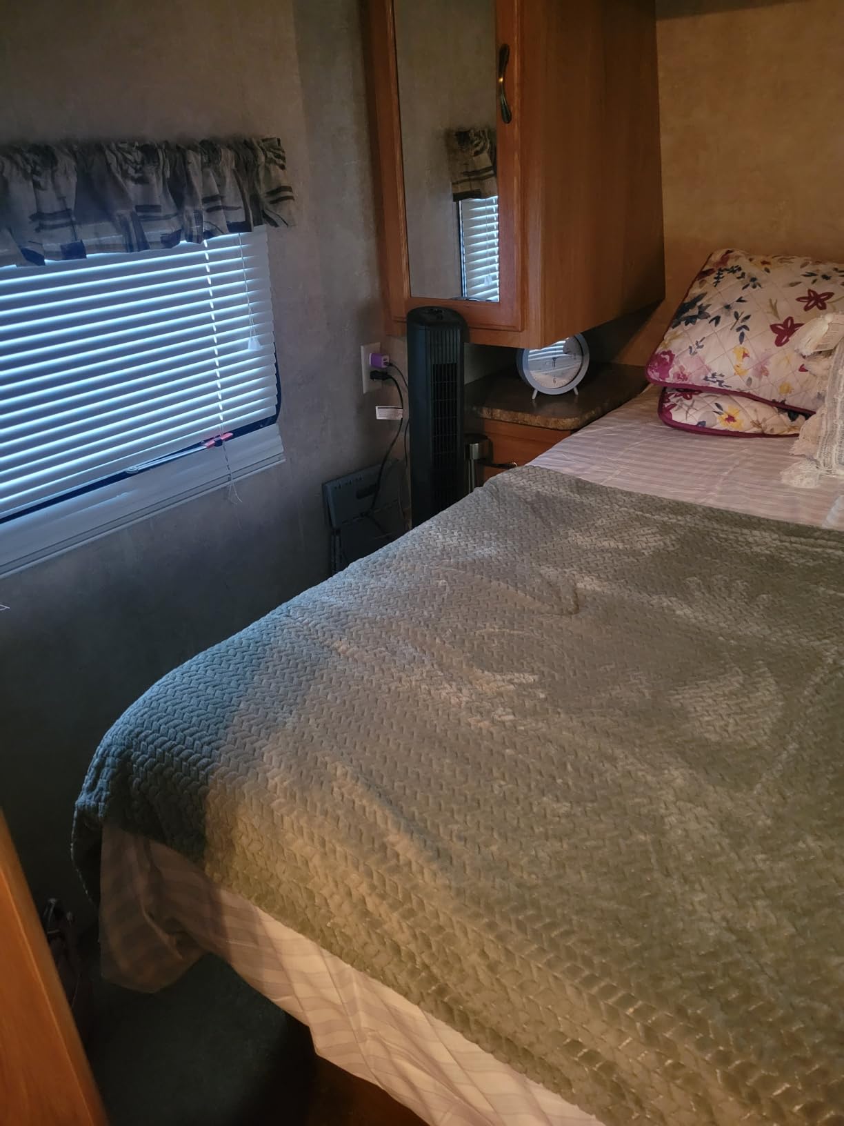 WEUP RV Short King Mattress Memory Foam 10 Inch, Updated Cooling Green Tea/Gel Mattresses for Camper/Truck/Trailer, Medium Firm Mattress with Fiberglass-Free Cover, CertiPUR-US, in USA, 75'' x 72'' customer photo 2