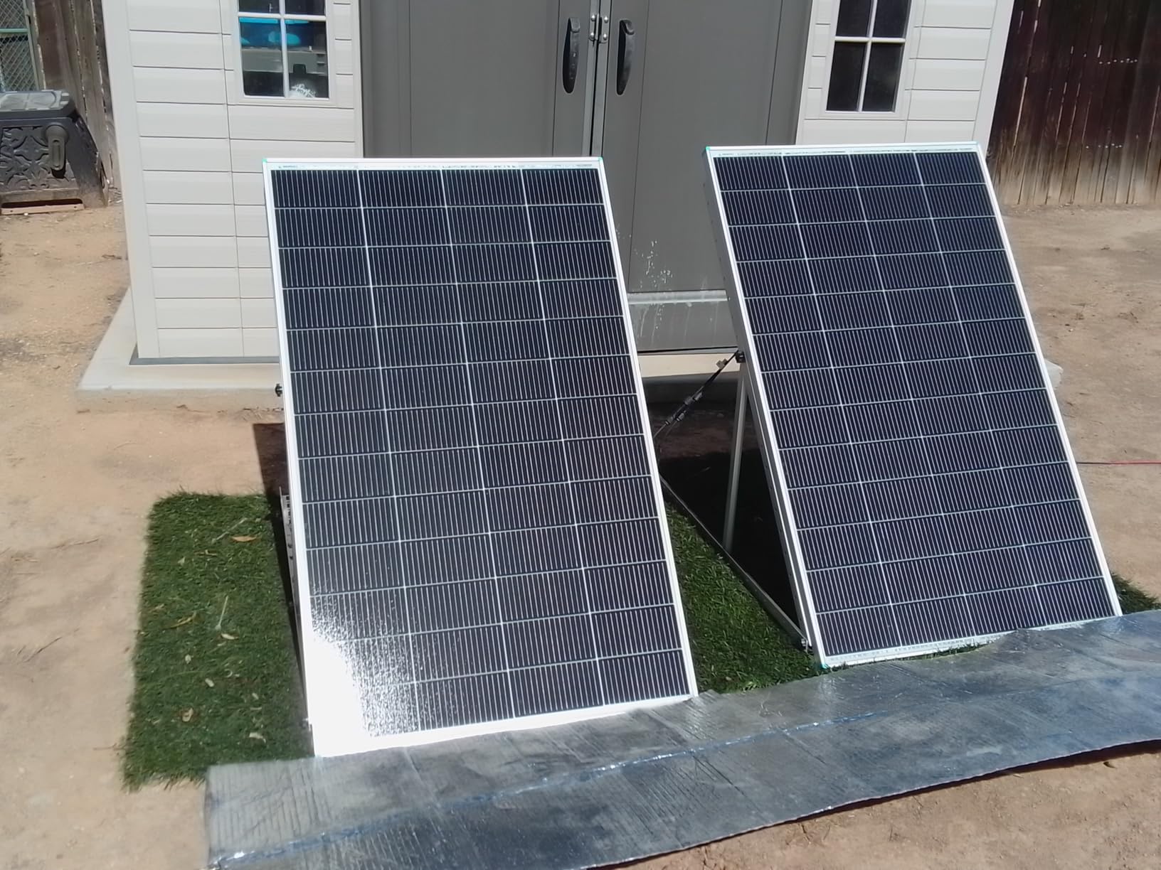 Renogy Solar Panels 400 Watt N-Type, 16BB 25% High-Efficiency | 2PCS 200W Solar Panels for RV, Upgraded Space-Saving Design on Class B Van, Marine, Boat, Trailer, Roof & Off-Grid, IP67 customer photo 2