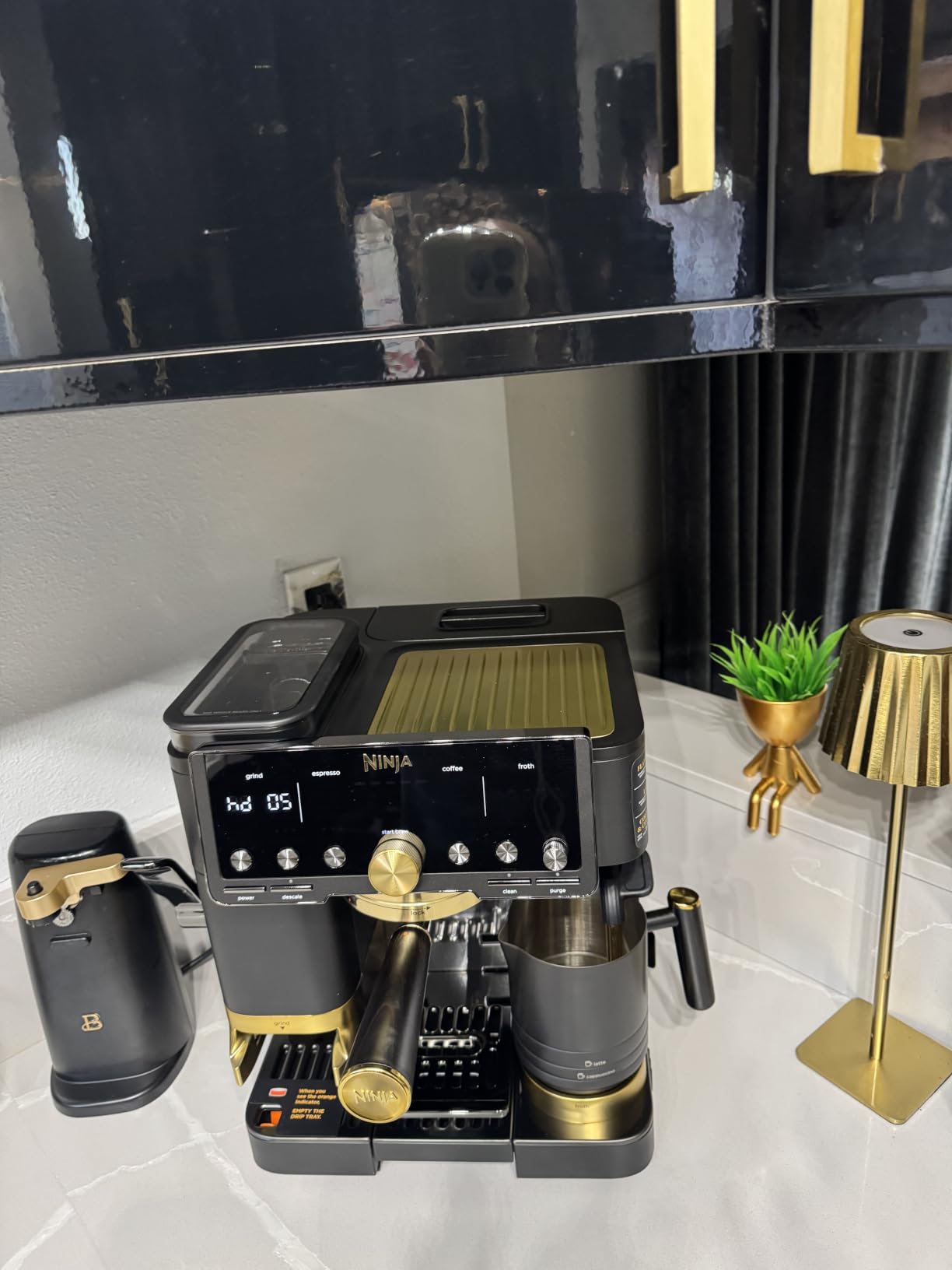 Ninja Luxe Café Pro Series, Espresso Machine, Drip Coffee, Cold Brew, Hot Water, Integrated Tamper, Built-in Grinder, Hands-Free Frother for Cappuccinos, Lattes, Americanos, Dairy or Non-Dairy, ES701 customer photo 1