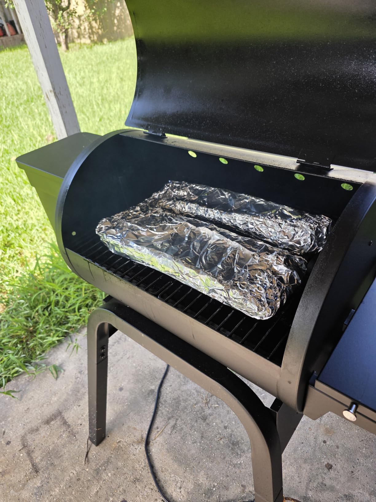 Brisk It Zelos-450 WiFi A.I. Electric Wood Pellet Smoker Grill - Smart Grill With Waterproof Cover, 450 sq.in Cooking Area, 7-in-1 Outdoor Grill & Smoker, PID Controller (Up to 500°F), Meat Probe customer photo 1