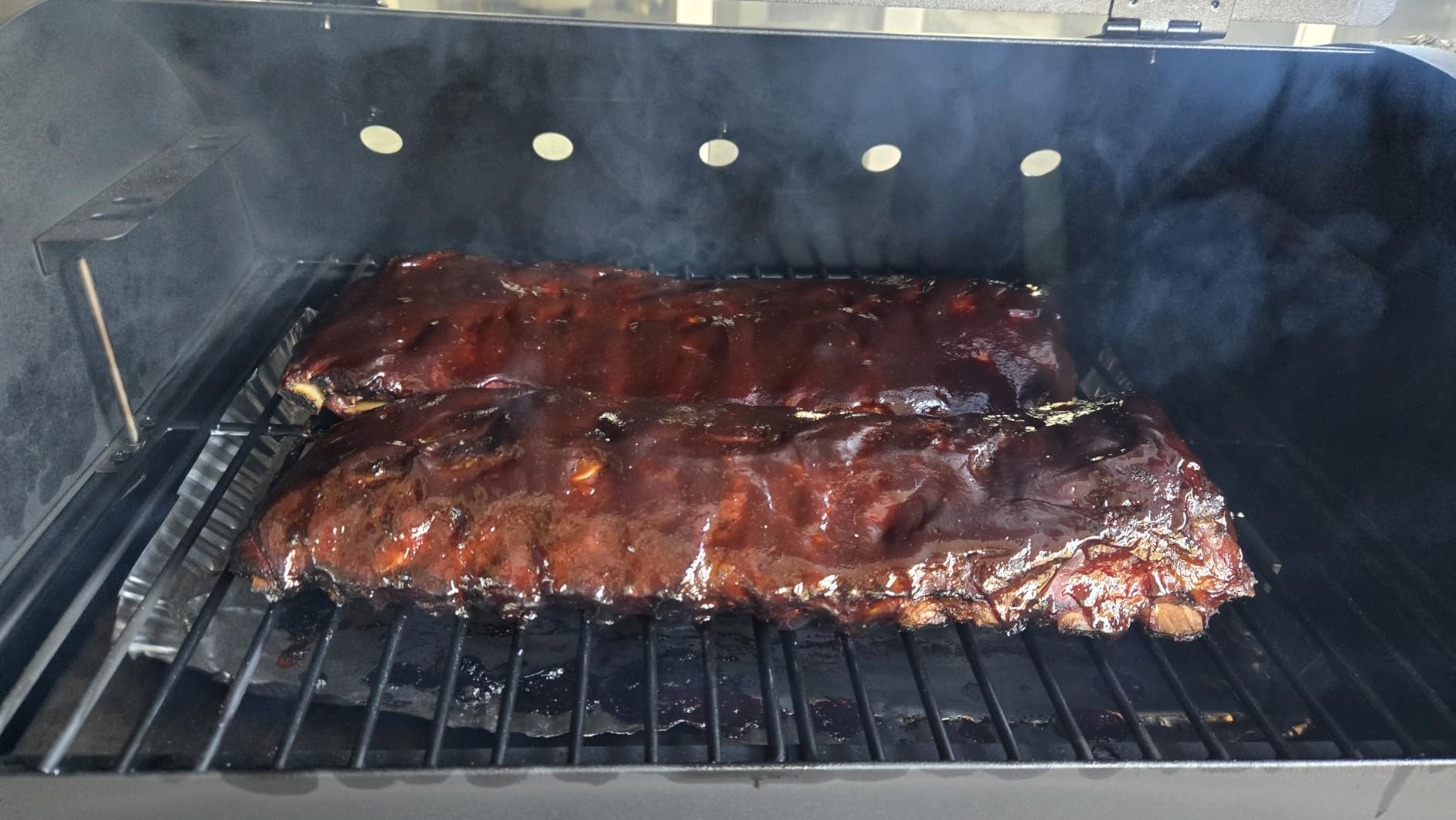 Brisk It Zelos-450 WiFi A.I. Electric Wood Pellet Smoker Grill - Smart Grill With Waterproof Cover, 450 sq.in Cooking Area, 7-in-1 Outdoor Grill & Smoker, PID Controller (Up to 500°F), Meat Probe customer photo 2