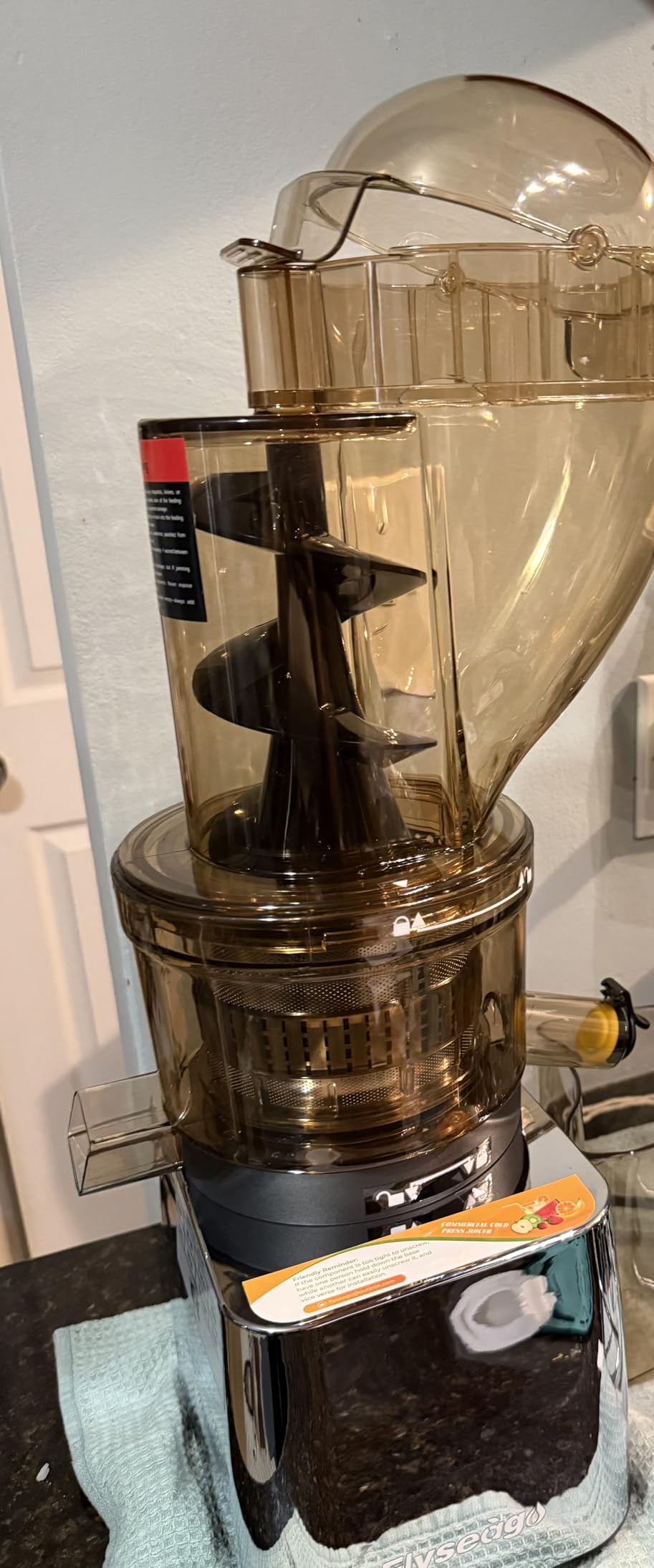 Commercial 300W Cold Press Juicer Machines High Yield | Masticating juicers, dual outlet for juice&pulp, heavy duty stainless steel, quiet motor, easy clean, for restaurants, bars customer photo 1