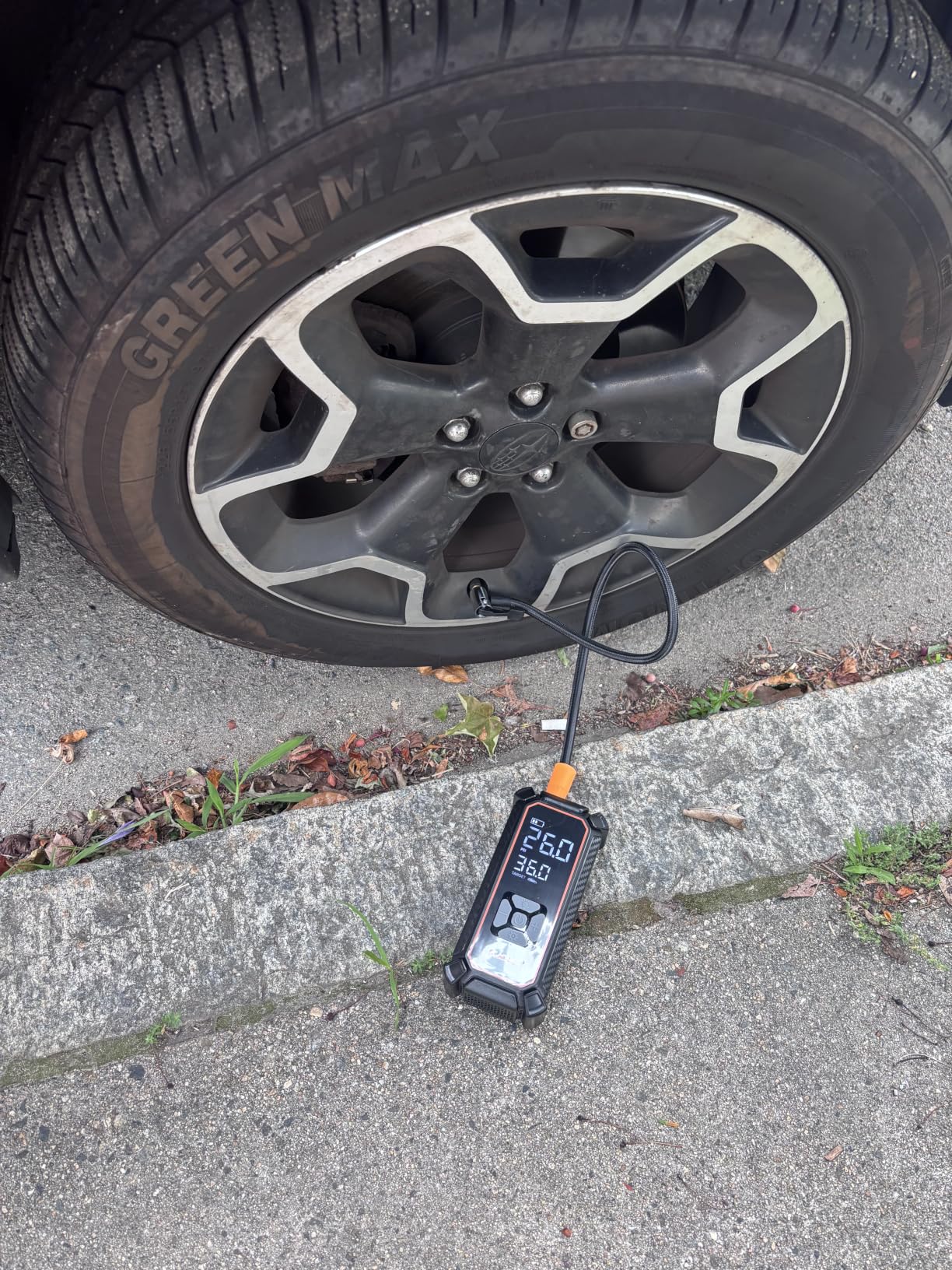 OlarHike Tire Inflator Portable Air Compressor, Dual Power - 6000mAh & 12V DC, Cordless Air Pump for Car Tires, Bikes, Motorcycle, Balls with LED & Digital Pressure Gauge customer photo 2