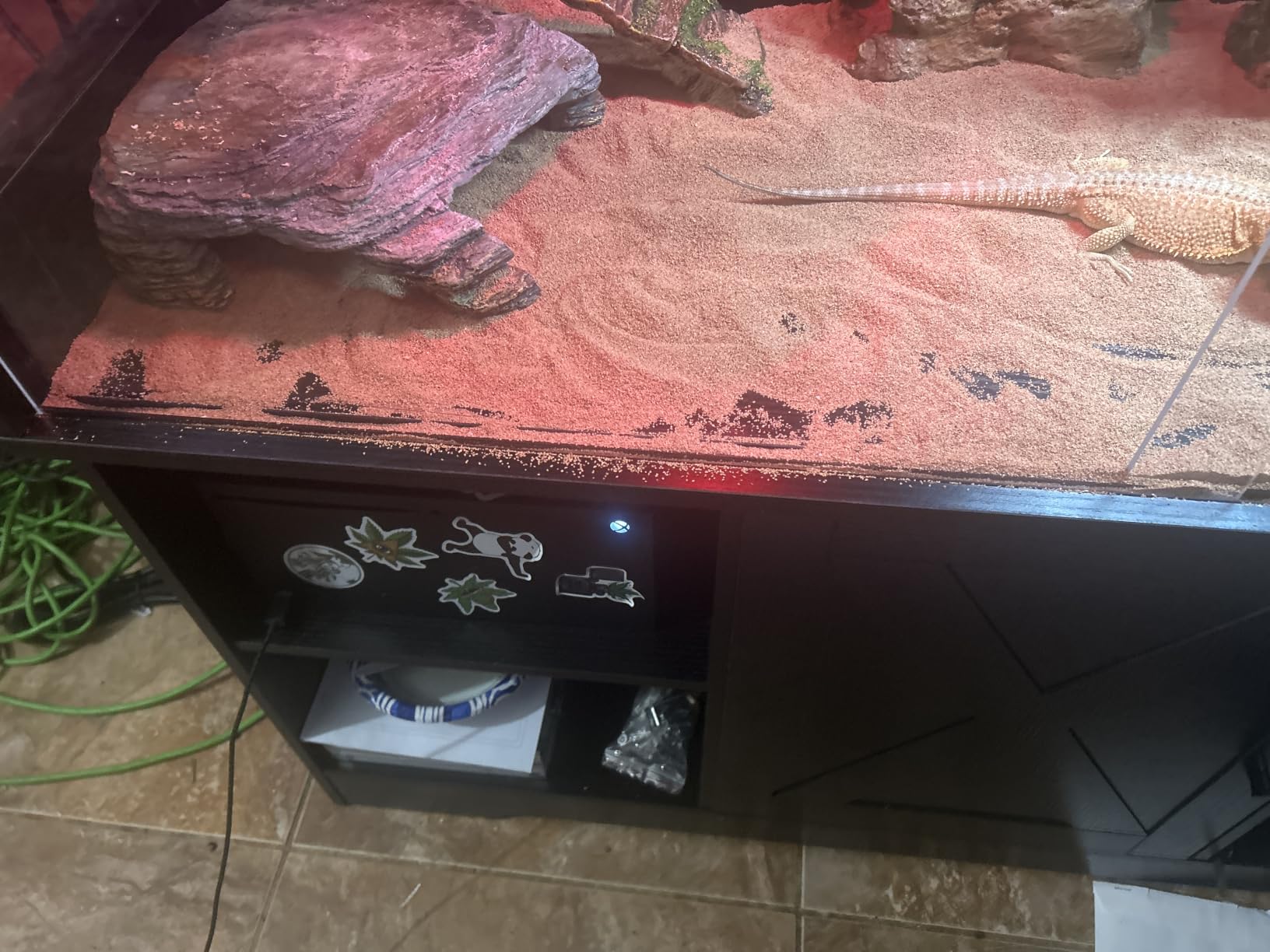 Herture 120 Gallon Reptile Tank with Stand, 4x2x2 Terrarium Enclosure for Bearded Dragons, Snakes, Lizards - Sliding Acrylic Doors, Mesh Top, Storage Cabinet, Built-in Power Outlet Black PX01RTB customer photo 1