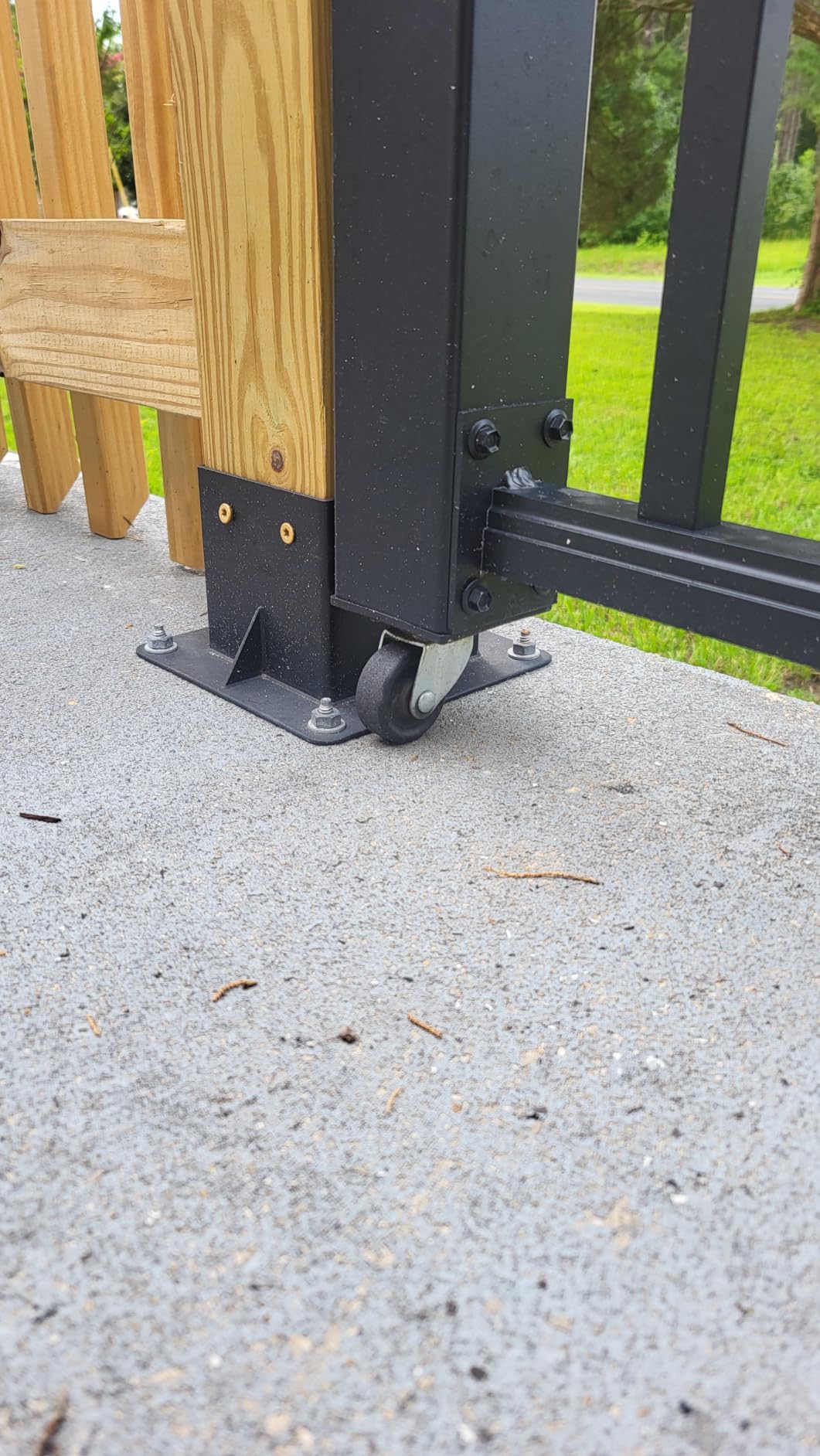 Egadis 42in x 4ft Aluminum Deck Gate Kit, ASTM E985 Certified, Black | Cuttable Textured AAMA2604 Finish Outdoor Gate with Premium Latch and Auto-Closing Hinge for Deck, Patio, Garden, Yard, Porch customer photo 1
