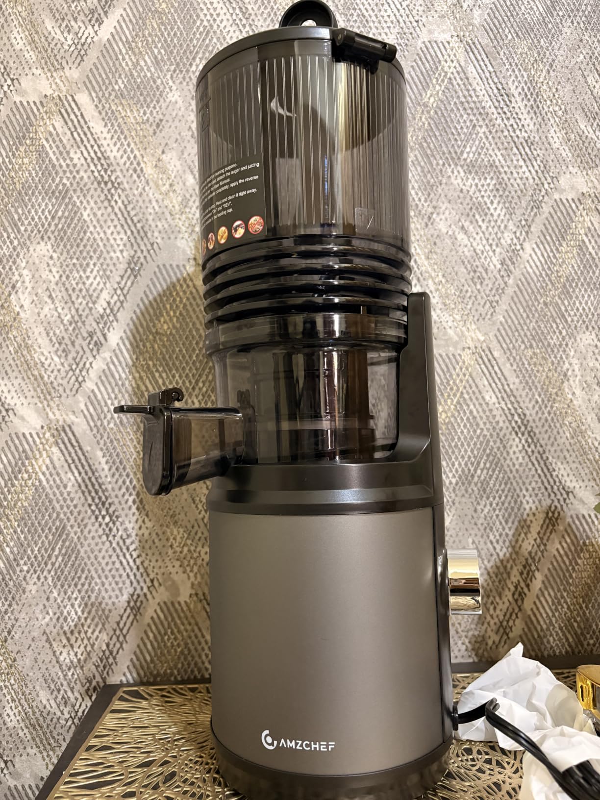 AMZCHEF Cold Press Juicer Machine, 6-Inch Chute for Whole Fruits/Veggies | Triple stainless steel filter, quiet DC motor and easy-clean parts for smooth, high-yield juice from fruits and vegetables customer photo 1
