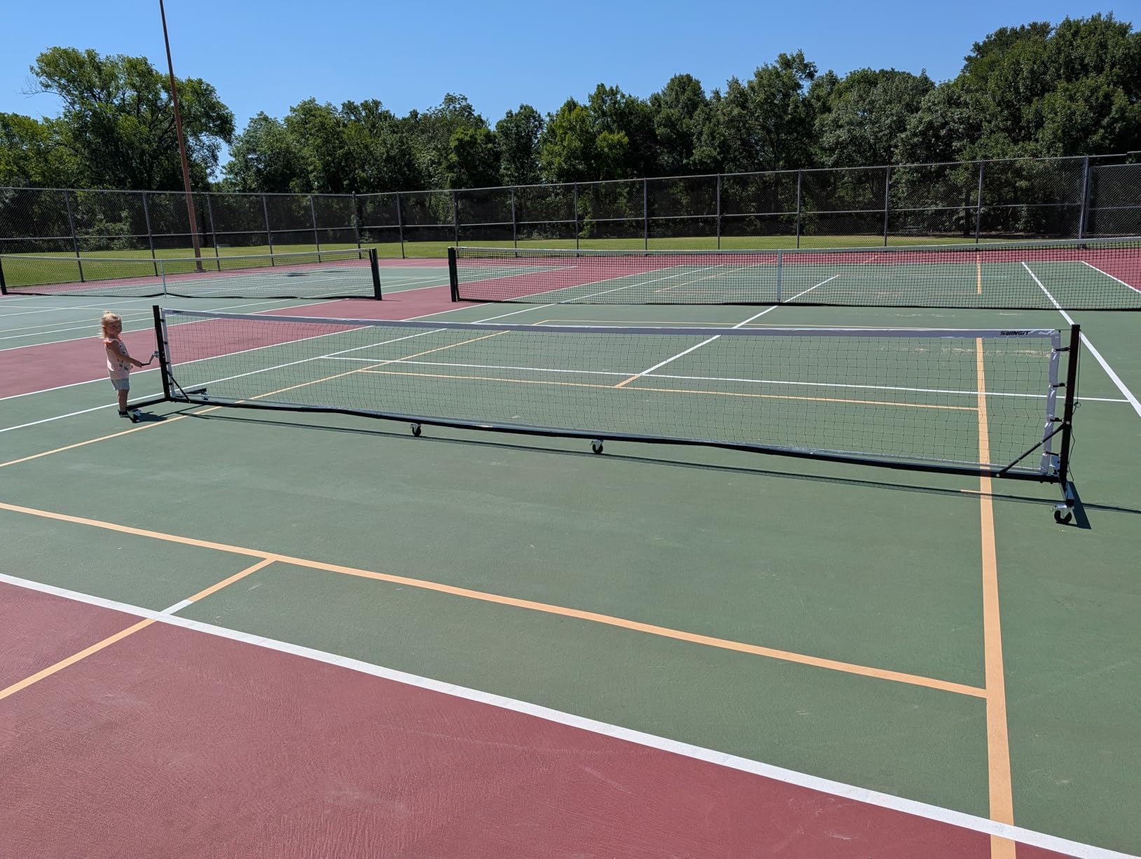 Pro Pickleball Net with Wheels, Hand Crank Tension System, 22ft Tournament IFP Regulation Size, Heavy Duty Frame, Anti-Sag, Locking Wheels, Perfect for Outdoor Court & Indoor Gym customer photo 1