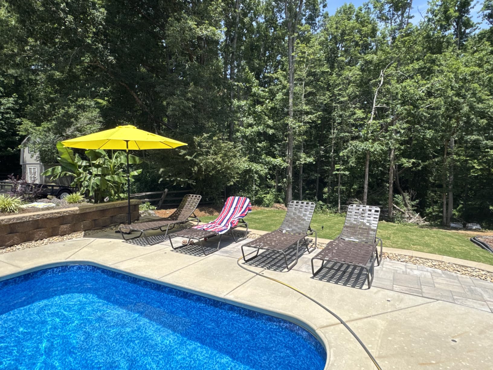 wikiwiki 9FT Patio Umbrella with Base, Outdoor Umbrellas with Base Included, 8 Sturdy Ribs, Waterproof Fade Resistant POLYESTER DTY Canopy for Deck, Lawn, Garden, Backyard & Pool, Tan customer photo 1