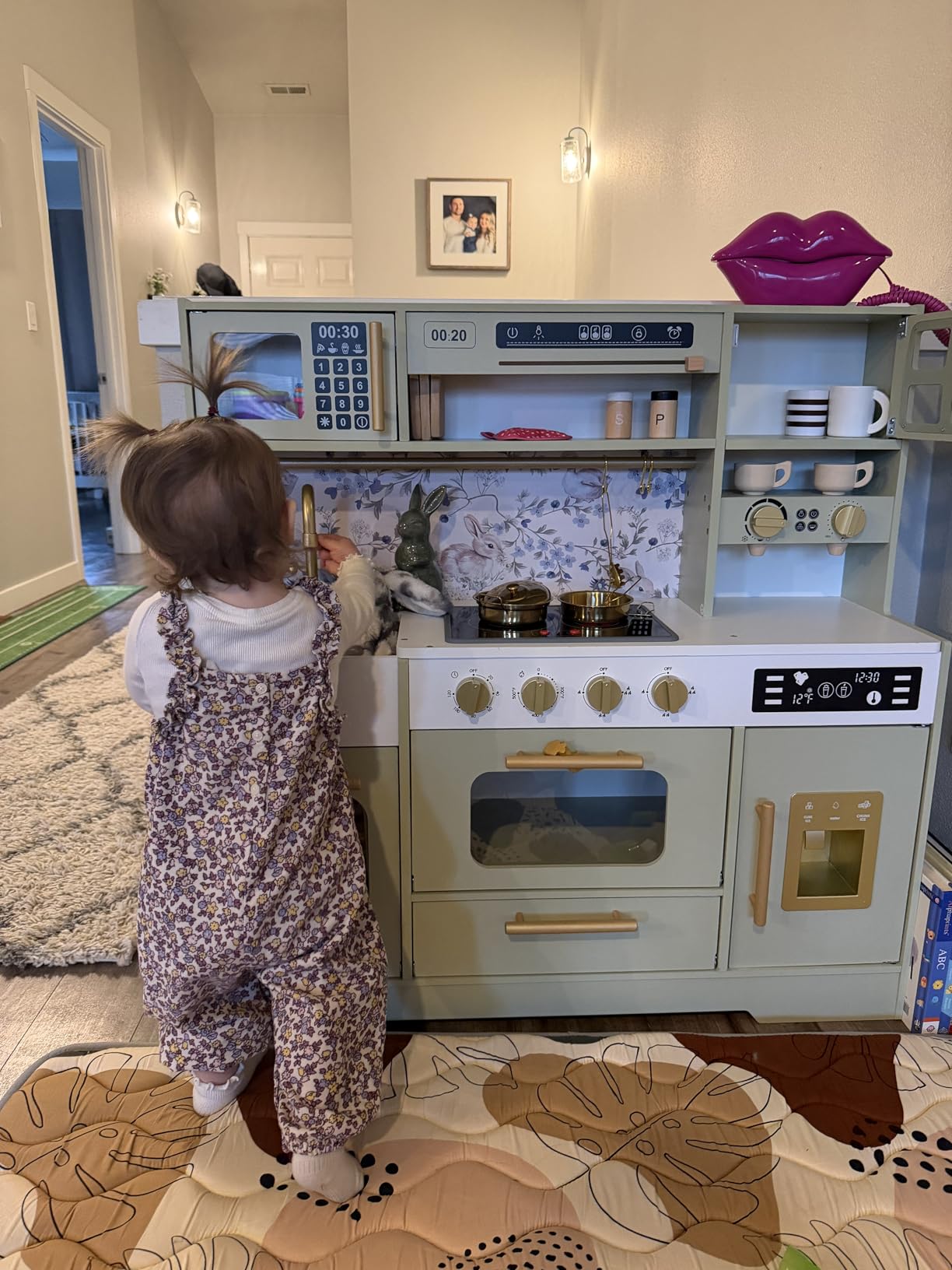 Kids Wooden Play Kitchen Set - Realistic Pretend Play Kitchen with Stove, Sink, Coffee Maker, Ice Maker & 15 Fun Accessories | Montessori-Inspired Toy Kitchen for Toddlers Ages 3+ customer photo 2