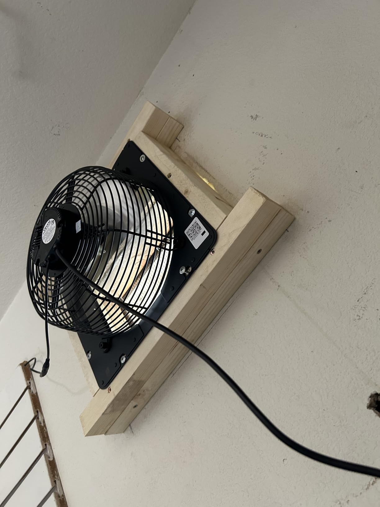 VEVOR 14 inch Exhaust Fan, Wall Mounted Attic Fan with Variable Speed, Temperature & Humidity Controller, 2000 CFM, Automatic Shutter, EC Motor & Timer, Ventilation Cooling for Garage, Greenhouse, Shed, Black customer photo 1