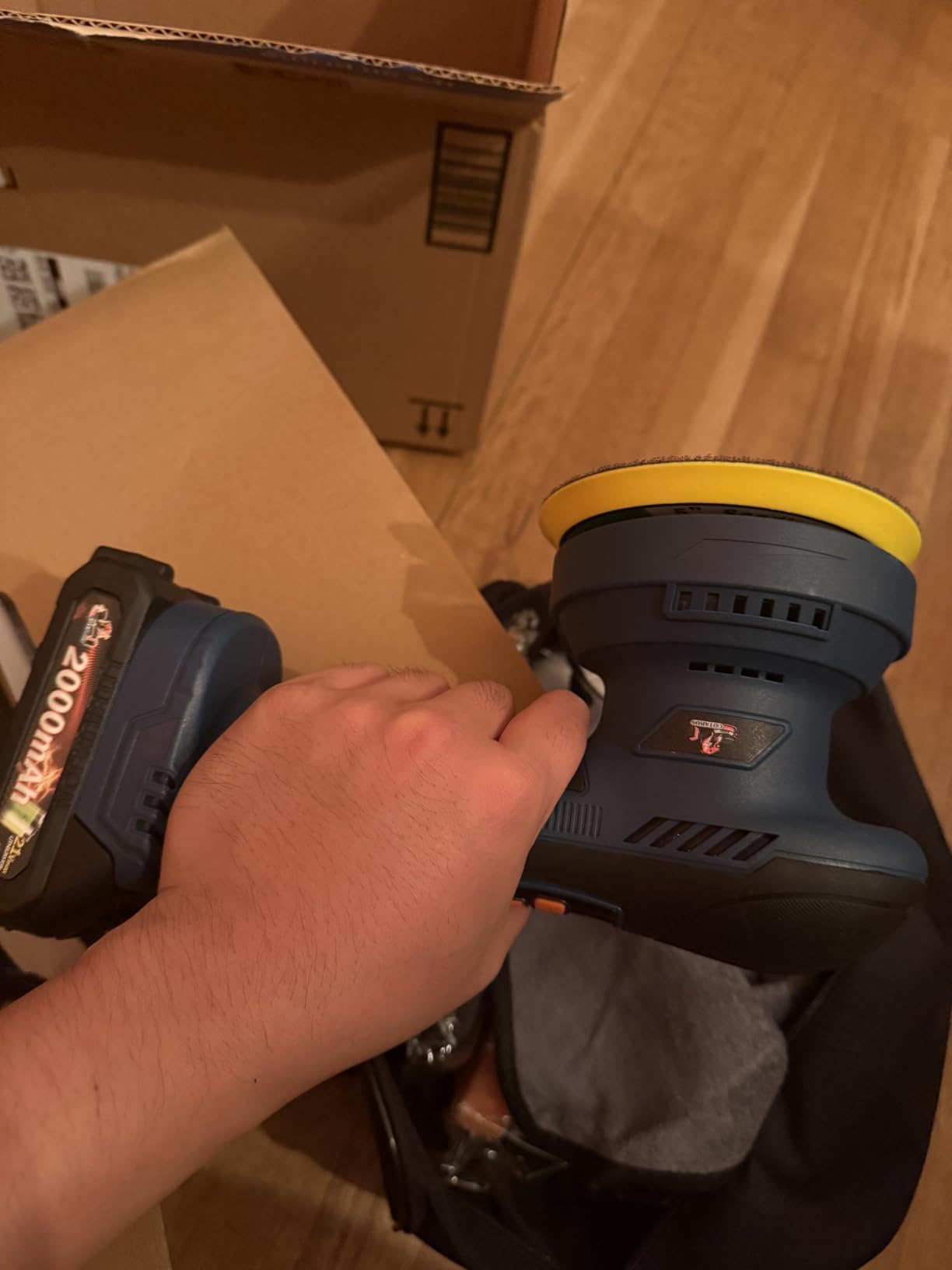 Cordless Dual Action Car Buffer Polisher, 8-Speed, 2*21V Batteries | 2000mAh, 5IN Back Plate, LED Display, Includes 18pcs Polishing Pads Kit for Car Detailing, Wax & Scratch Repair-Blue customer photo 2