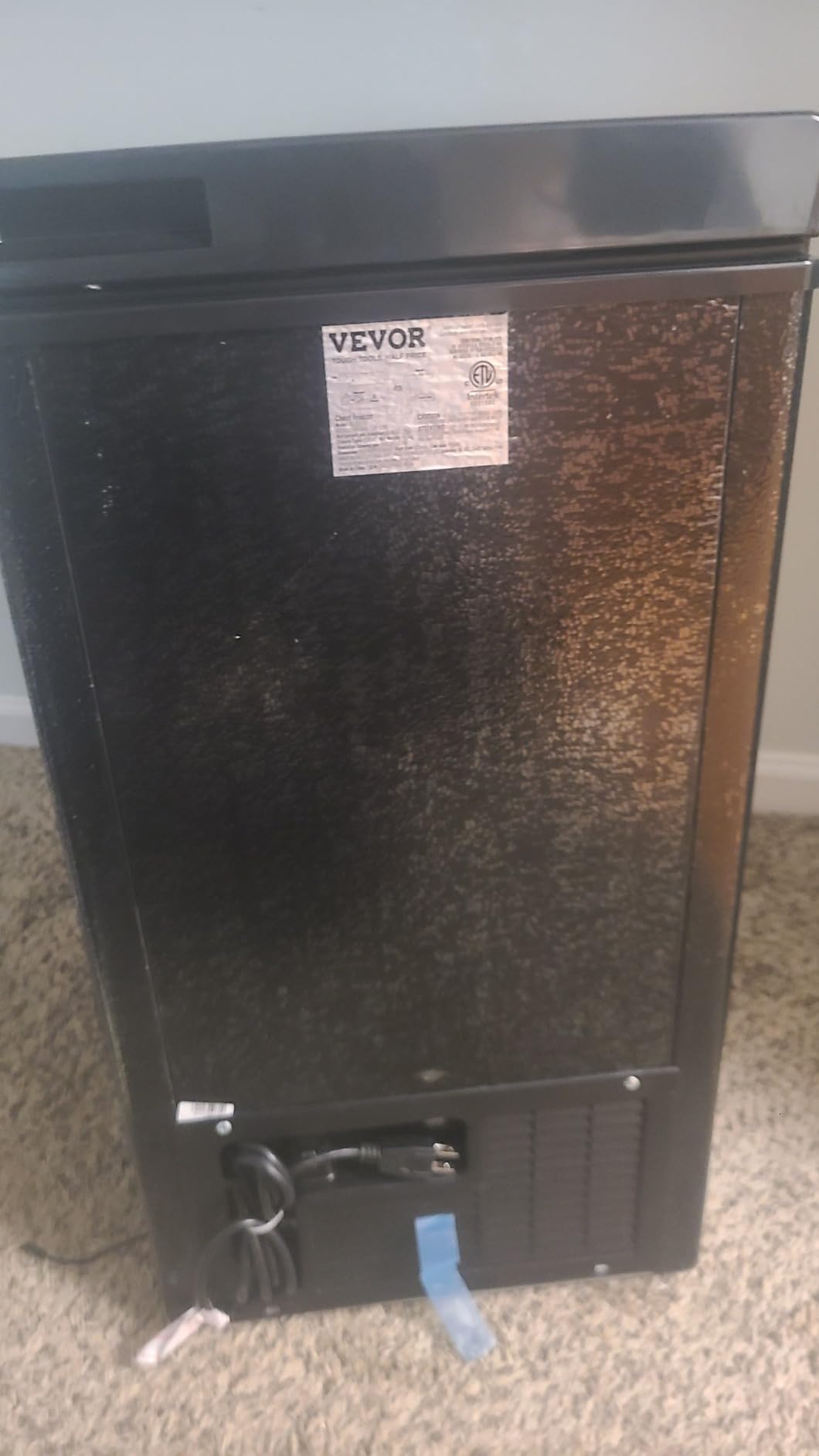 VEVOR Chest Freezer, 5 Cu.ft Compact Deep Freezer, Free Standing Top Open Door Chest Freezers with 2 Removable Baskets & Adjustable Thermostat - Energy Saving, Low Noise & Garage Ready, White customer photo 1