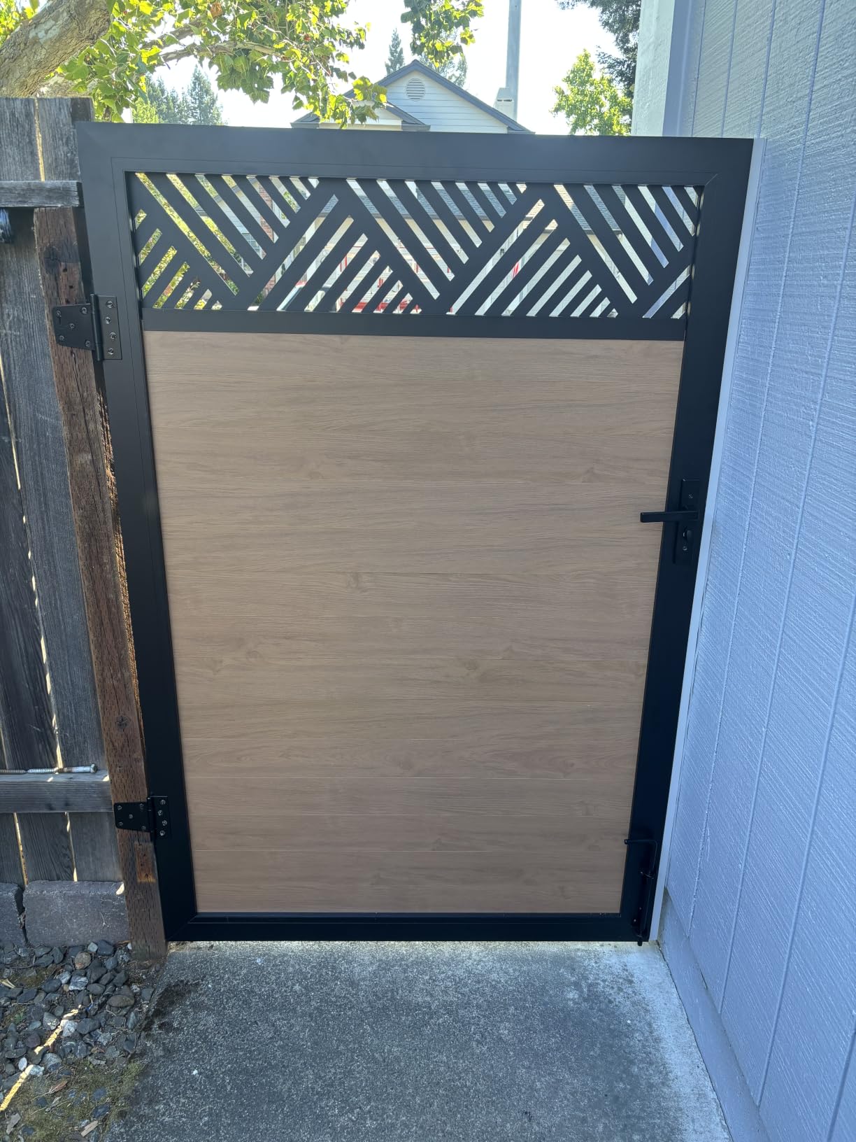 4x5 FT (46.6x58.4 inch) Aluminum Fence Gate Kit, Heavy-Duty Wood Grain Aluminum Gate with Decorative Cutout, Lock and Hinges, Left/Right Opening, Weather-Resistant for Yard, Garden, Backyard customer photo 2