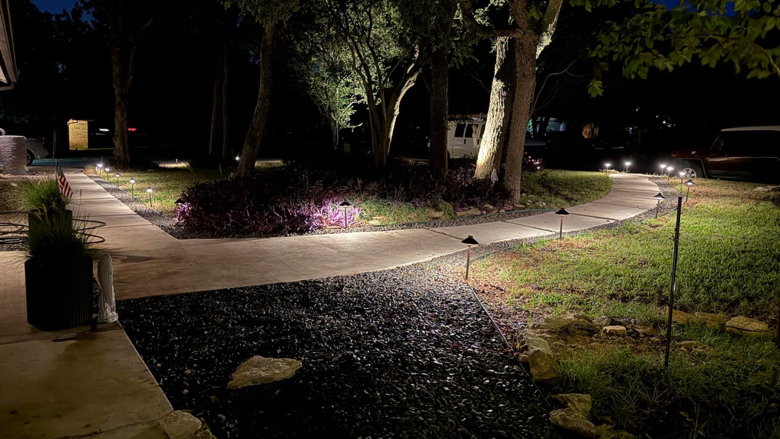 Gardencoin Complete Low Voltage Landscape Lighting Kit, 12-Pack 5W Spotlights with Smart Fastlock Connectors, 200W Transformer & 150FT Wire, Durable Aluminum Waterproof Fixture for Tree Yard customer photo 2