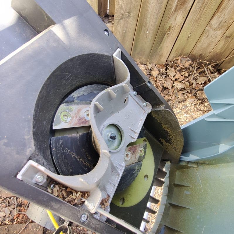 SENIX Wood Chipper, 15-Amp Electric Shredder, Cord Mulchers - 22:1 Reduction, 4000RPM, 1.6 Inch Cutting Diameter, with 11-Gallon Collection Bag customer photo 1