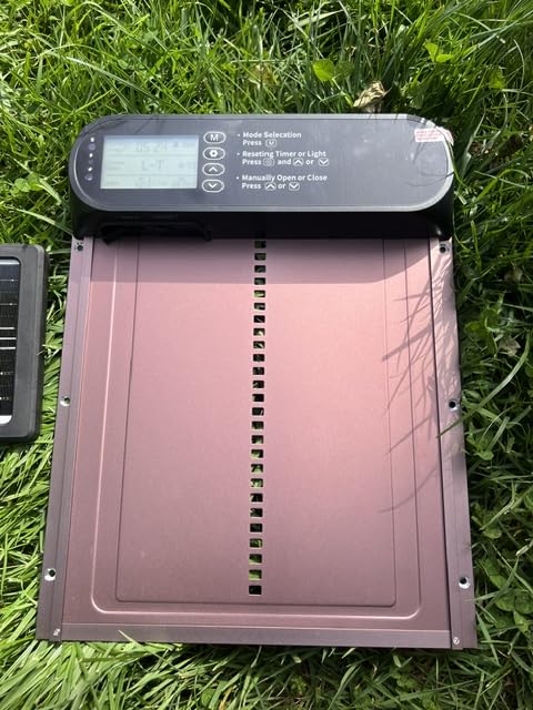 Automatic Chicken Coop Door Solar Powered, LCD Screen Electric Auto Chicken Coop Door with Timer & Light Sensor, Aluminum Rechargeable Auto Chicken Door Opener with Remote Control & 4 Modes customer photo 2