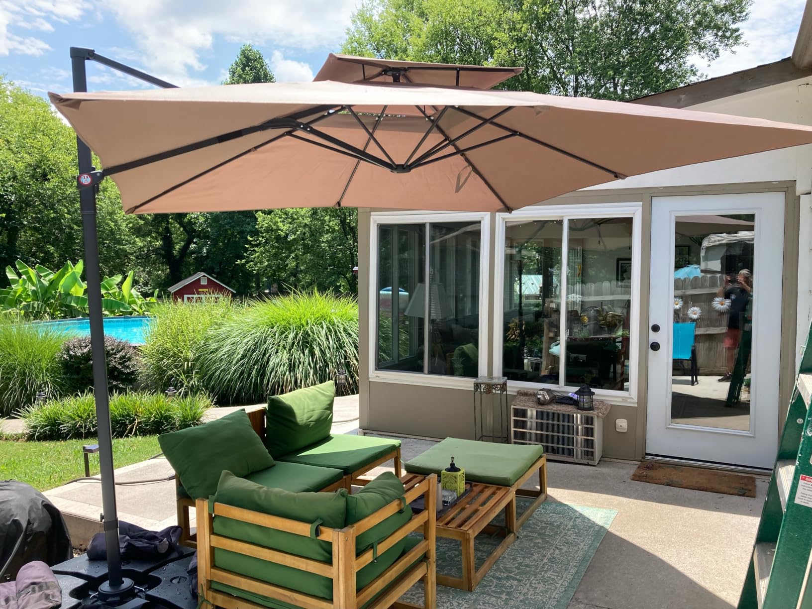 Tangkula 10 FT Patio Cantilever Umbrella, Large Square Offset Hanging Umbrella w/ 360° Rotation, 8 Sturdy Ribs, Air Vent & Cross Base, Heavy-Duty Outdoor Sun Shade for Backyard Pool Garden Deck, Beige customer photo 2