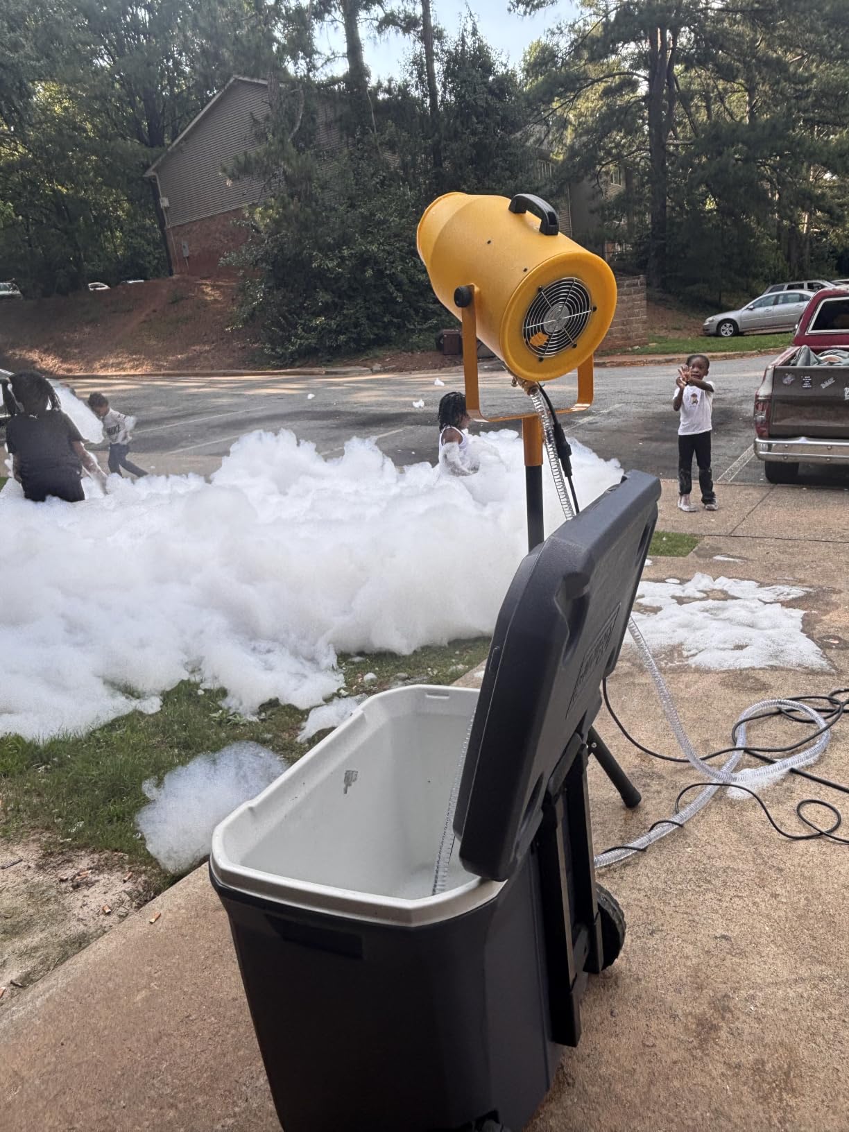 Foam Machine for Party, 1000W Foam Party Machine With Water Pump | 1000W Motor, 2-4m Foam Spray Distance, Water Pump System, Adjustable Tripod Stand for Outdoor Events and Backyard Fun customer photo 2