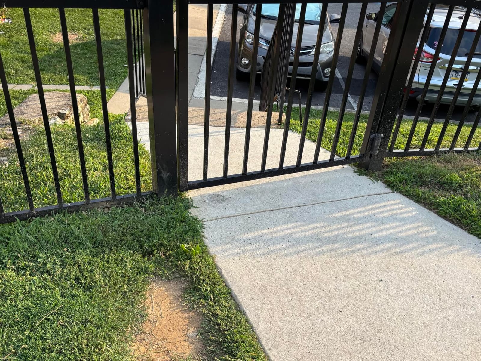 36 inch H x 40 inch W Heavy Duty Aluminum Picket Gate Kit - Modern Minimalist Design, AAMA 2604 Powder-Coated Textured Black, Rust and Corrosion Resistant, Maintenance-Free, Easy Installation customer photo 1