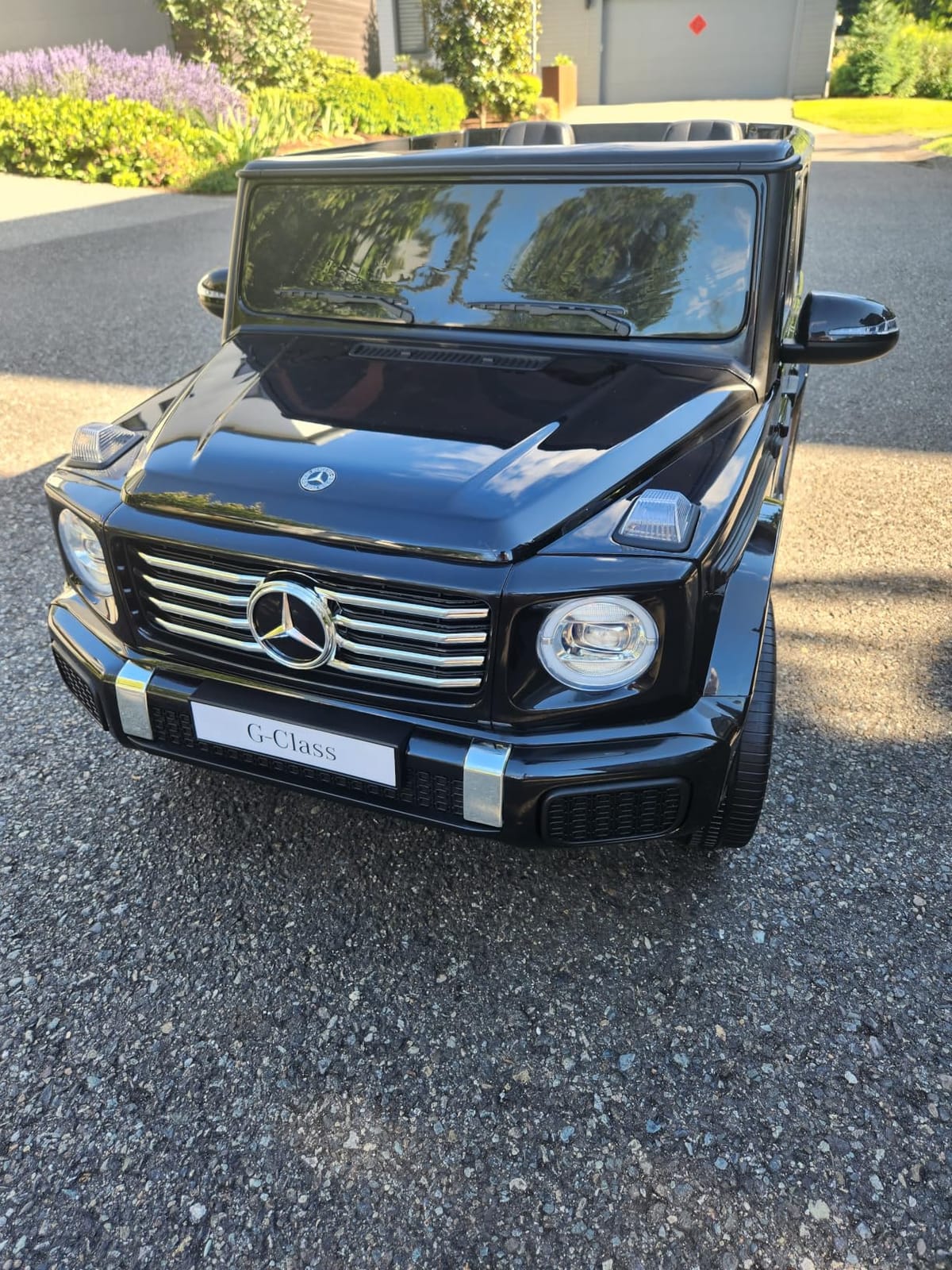 ELEMARA 2 Seater 24v Ride on Toys for Big Kids, Mercedes Benz G-Class G500 Kids Car, Toddler Electric Car w/Remote Control, Electric Vehicle to Drive, Bluetooth, Music & Horn, Low Battery Prompt, White customer photo 2