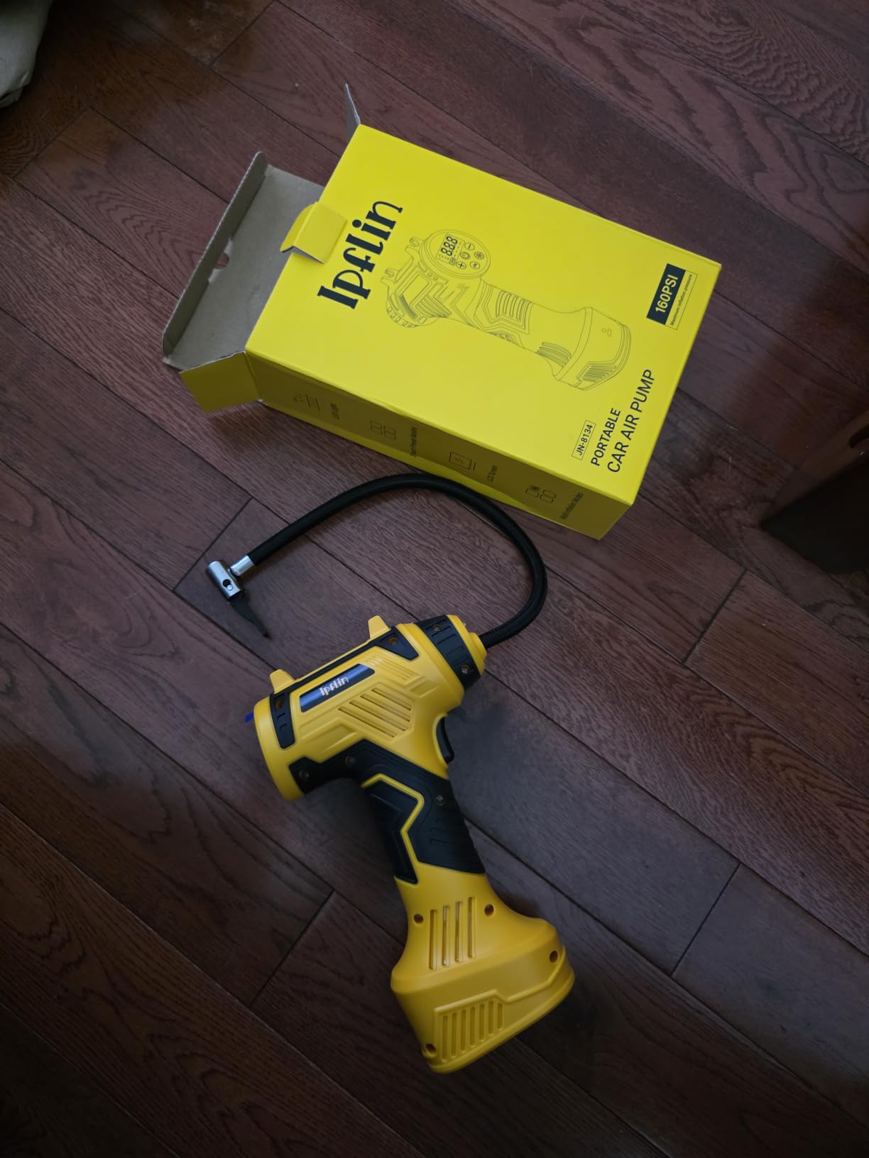 160 PSI Tire Inflator Portable Air Compressor Built-in Battery, Dual Power customer photo 2
