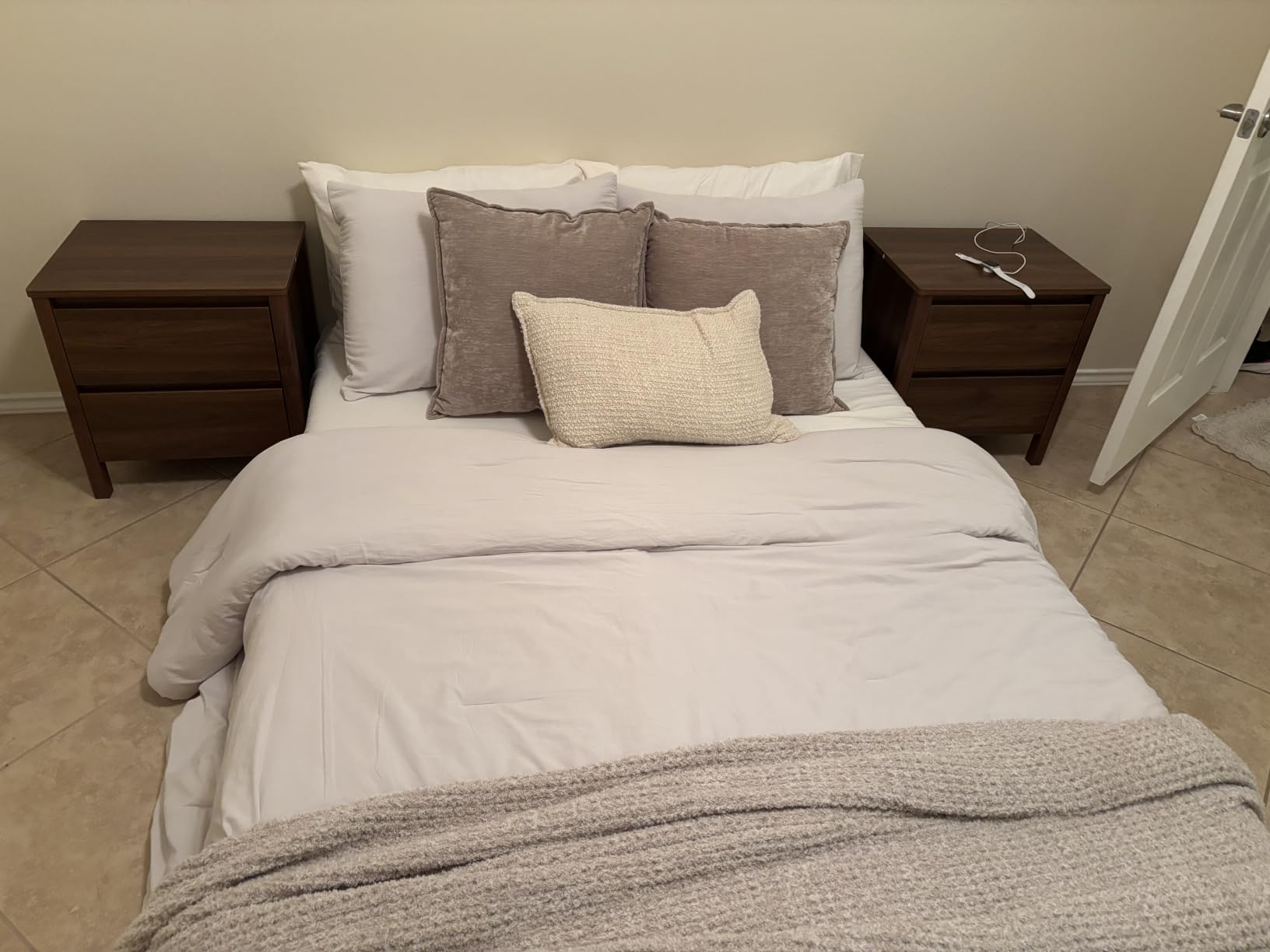 MAISONARIA Mid-Century 3-Piece Dresser Bedroom Set, 6 Drawer Dresser & 2 Drawer Nightstands with Curved Profile Design & Handle Free, Wood Chest of Drawers for Bedroom, White customer photo 2