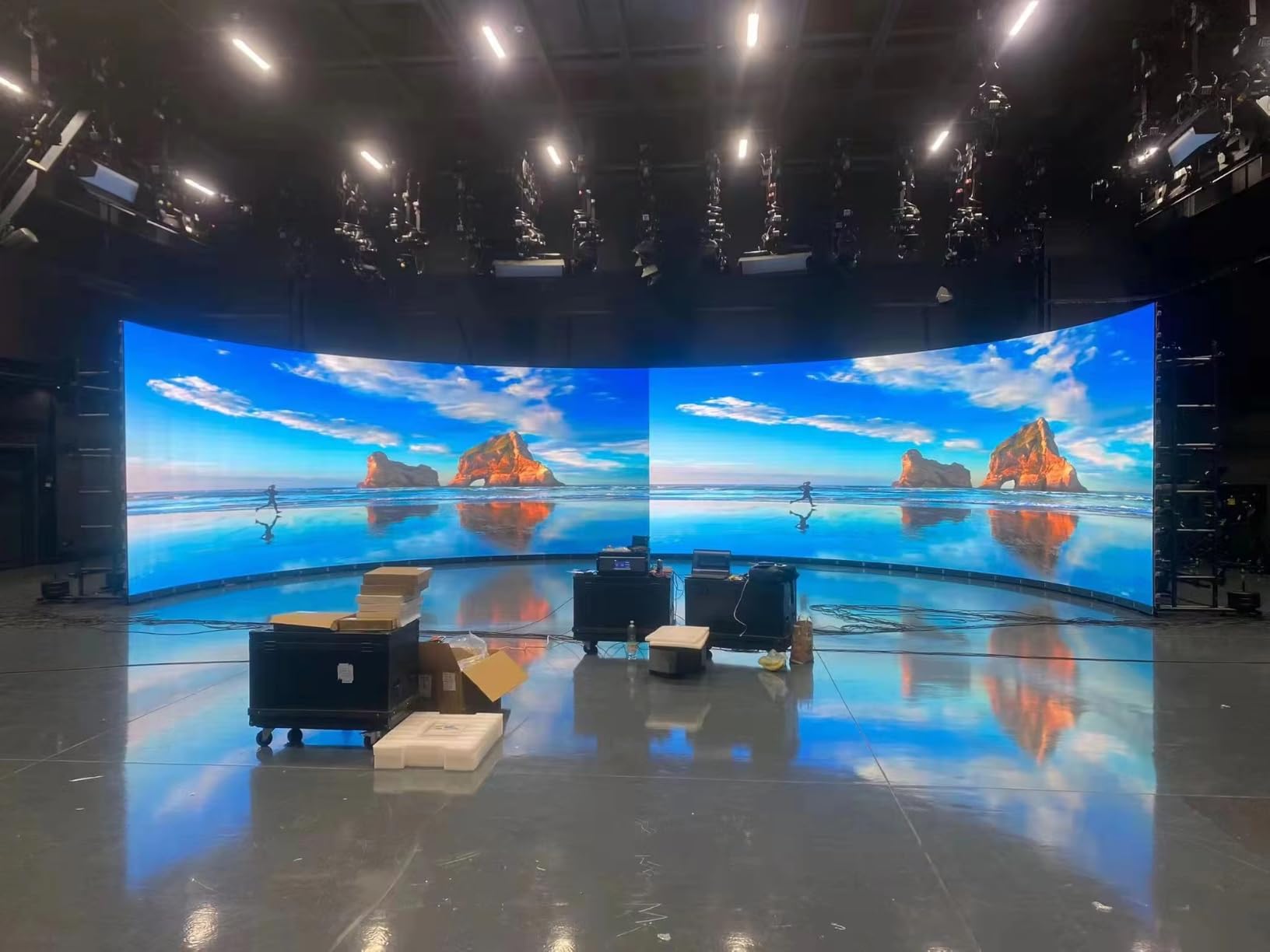 LED Video Wall Panel, Rental LED Display Screen, Giant Stage Backdrop Advertising Screen, P2.91 P3.9 P4.81 Modular LED Display for Events & Commercial Advertising (20, P4.81, 50*50cm(1.64ft*1.64ft)) customer photo 1