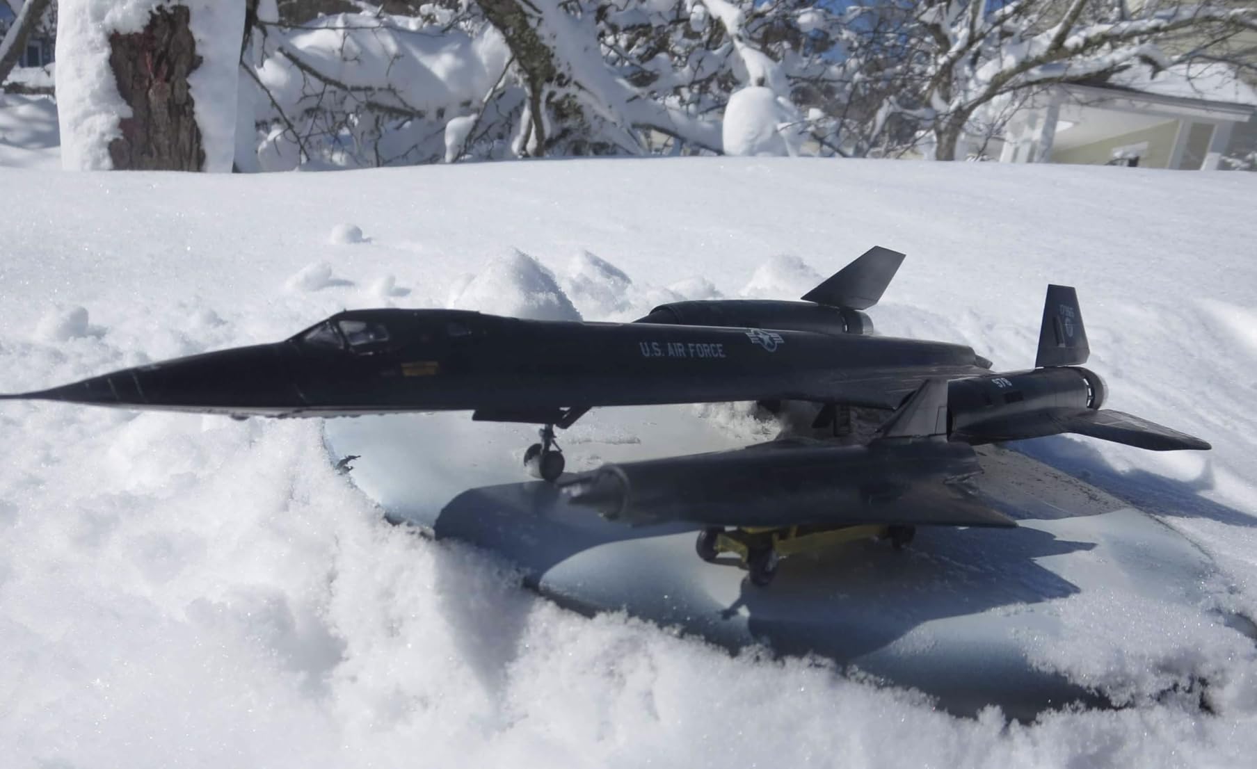 Revell 85-5810 SR-71 Blackbird 1:72 Scale 66-Piece Skill Level 4 Model Airplane Building Kit customer photo 2