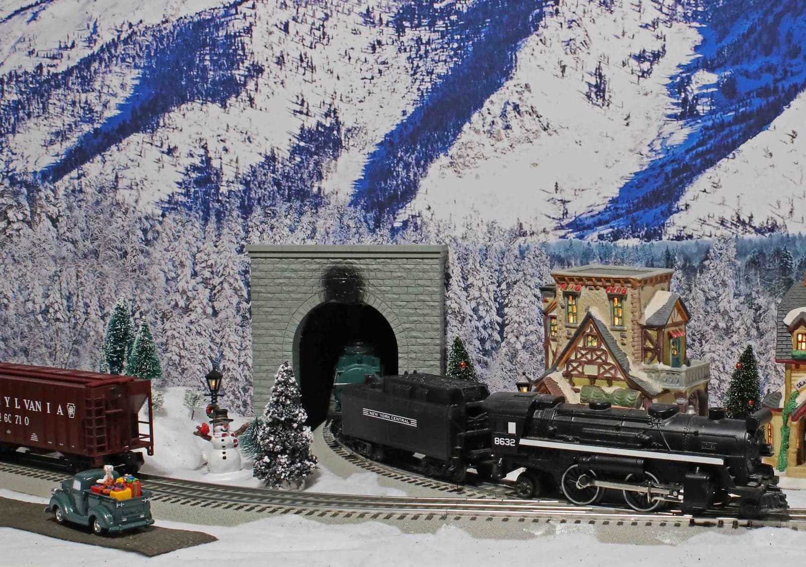 M.T.H. Electric Trains O Single Tunnel Portal (2) customer photo 1