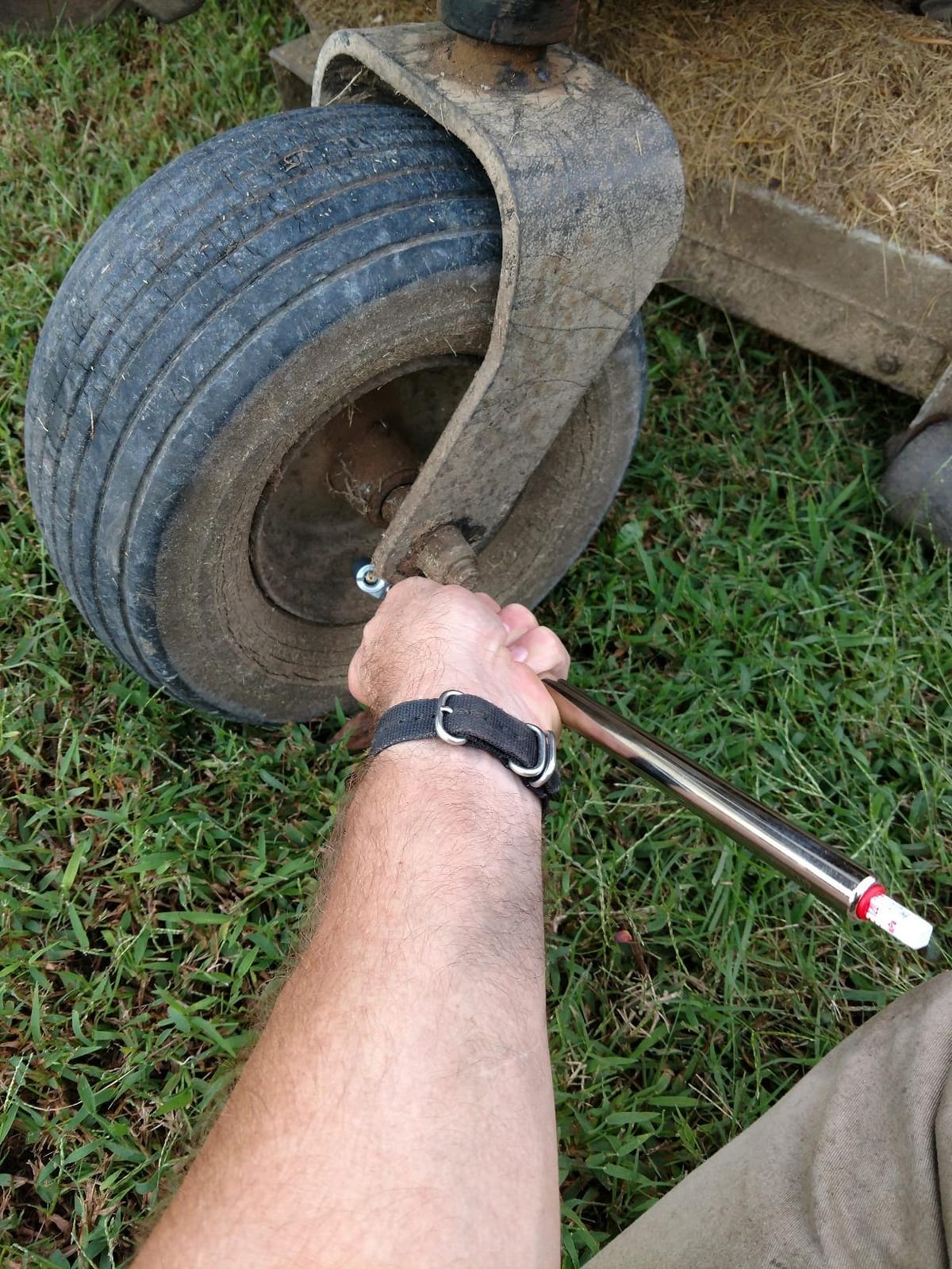 Milton S-986 Straight Foot Dual Head Tire Pressure Gauge with Dual Head Chuck, 10-160 PSI customer photo 1