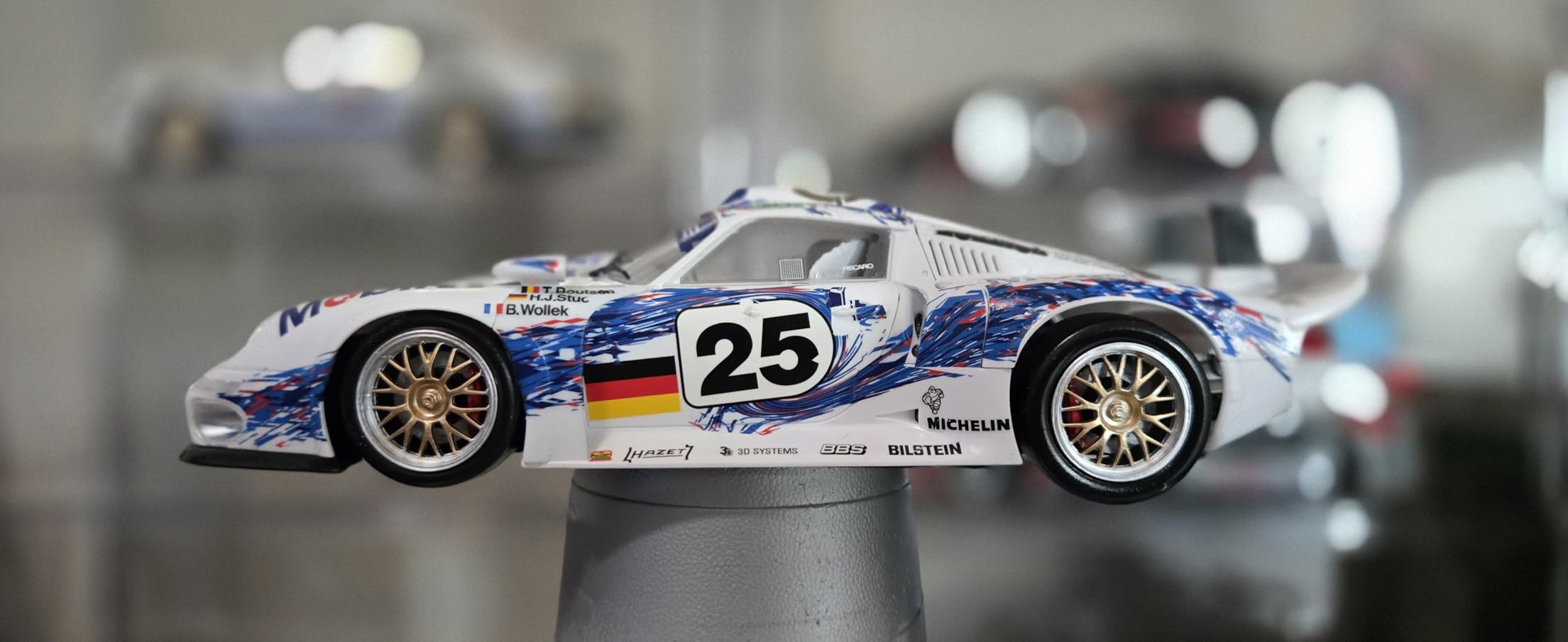 Tamiya 24186 Porsche 911 GT1 1:24 Scale Model Kit customer photo 2